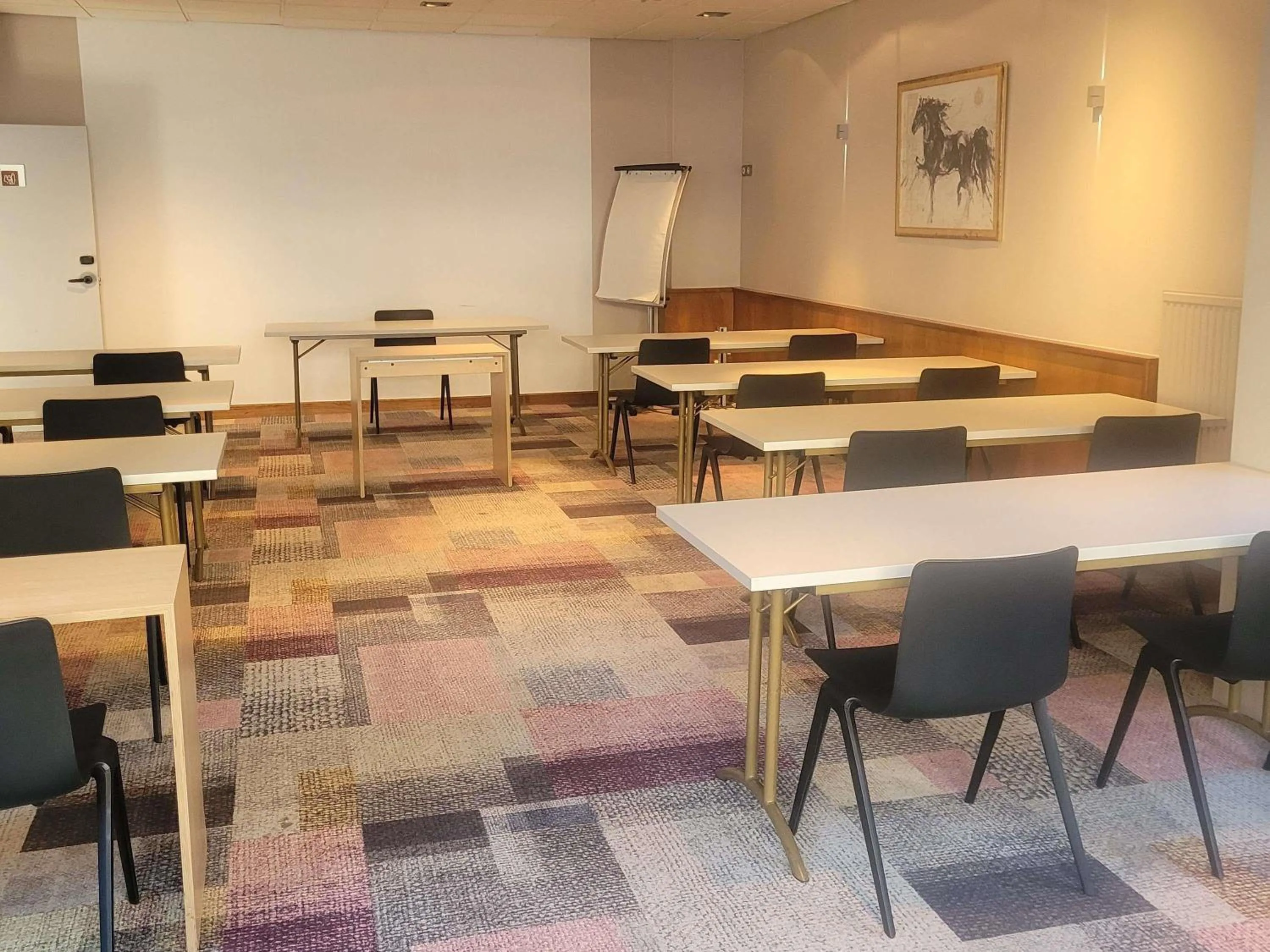 Meeting/conference room in ibis Saint-Omer Centre