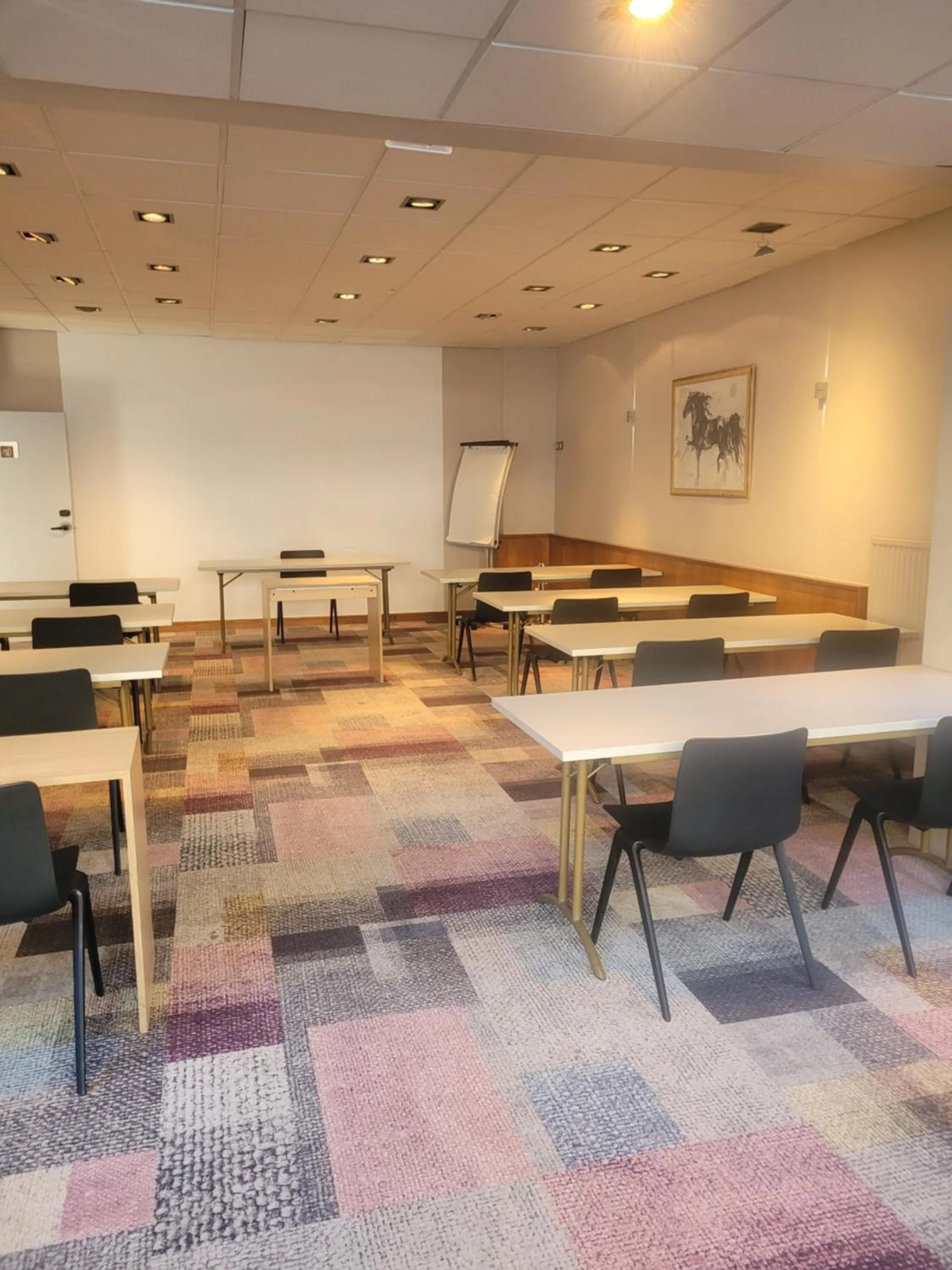 Meeting/conference room in ibis Saint-Omer Centre
