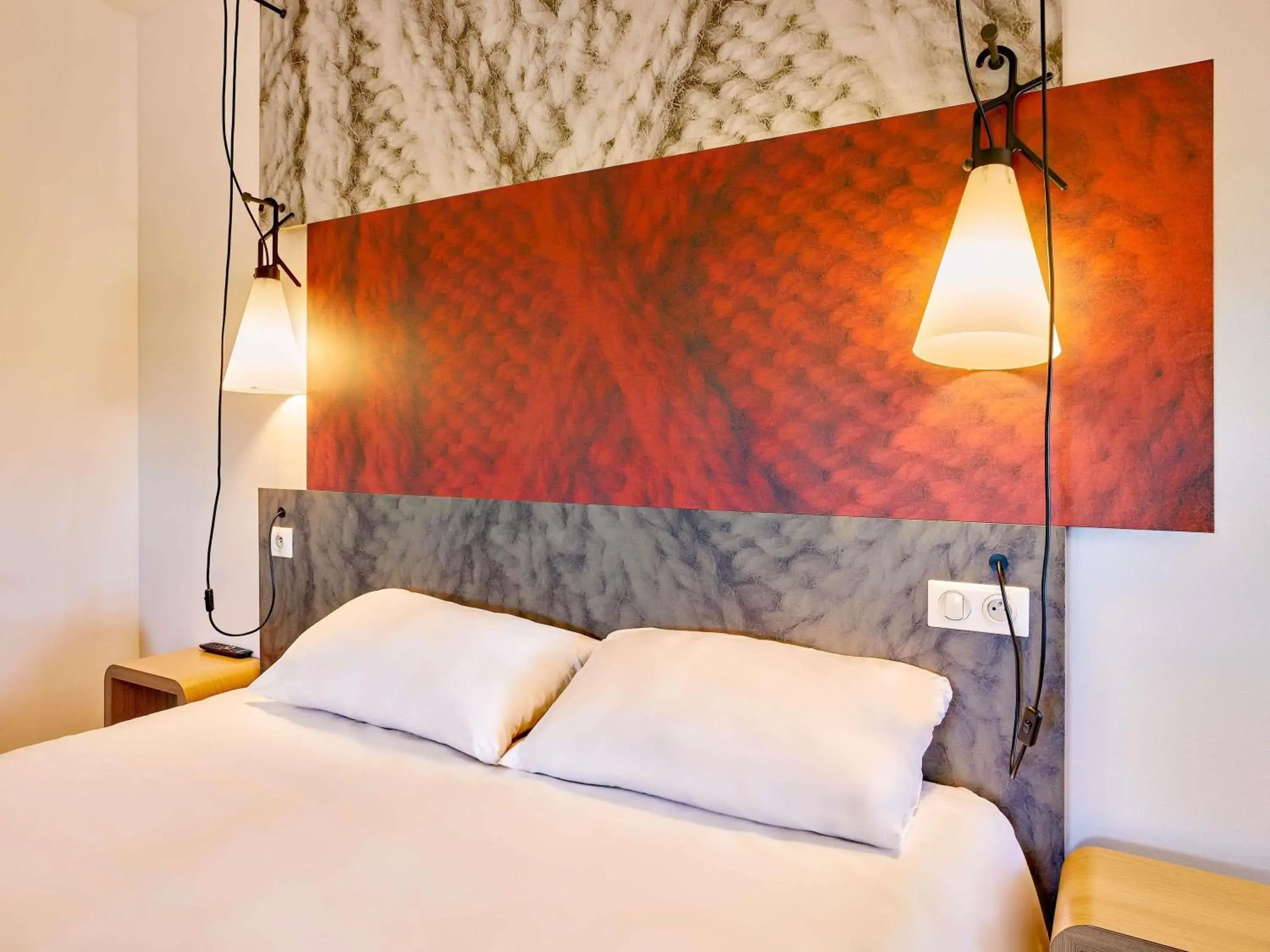 Bedroom, Bed in ibis Saint-Omer Centre Bedroom, Bed in ibis Saint-Omer Centre