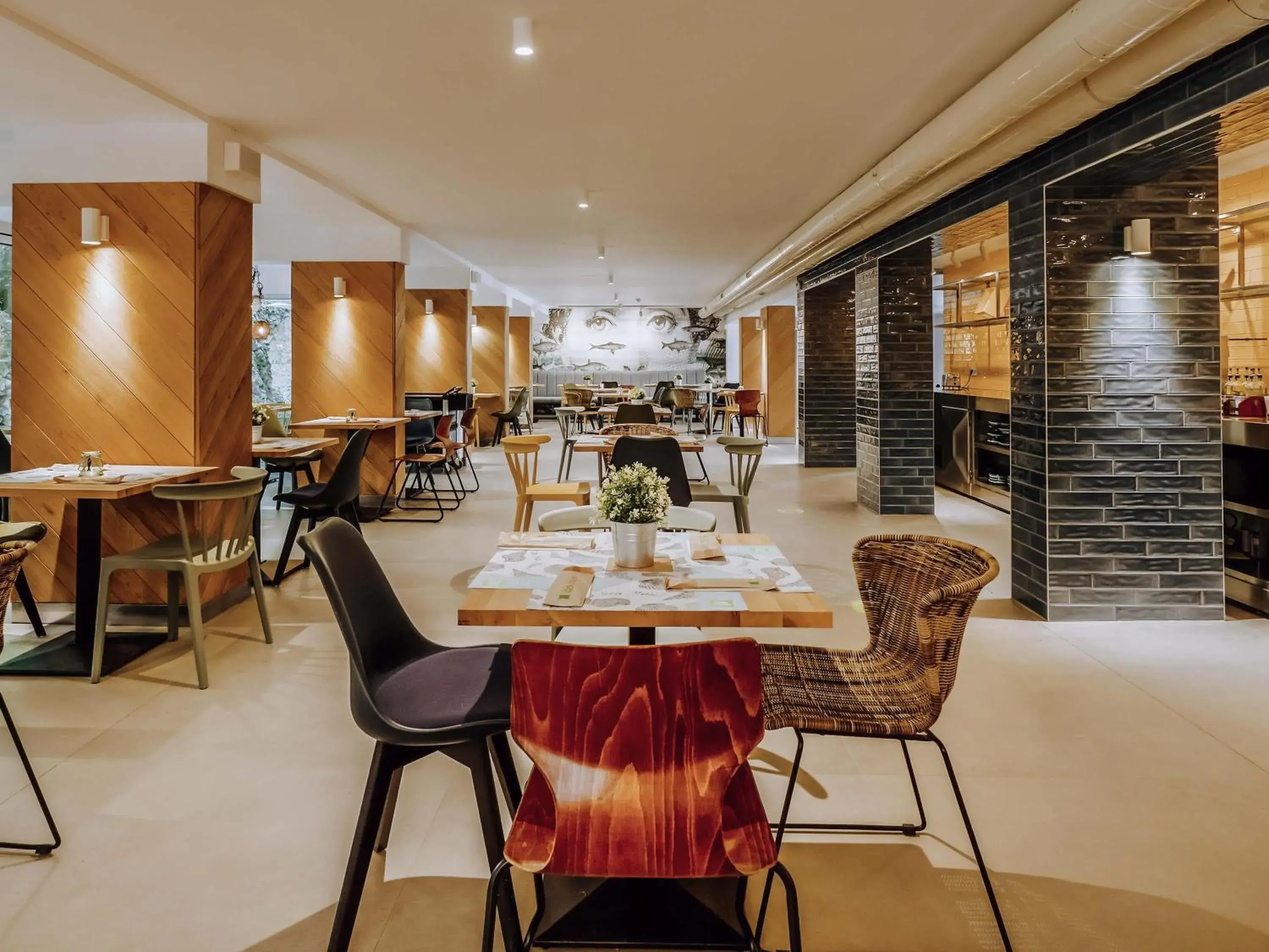 Restaurant/places to eat in ibis Styles Golden Sands Roomer Hotel Restaurant/places to eat in ibis Styles Golden Sands Roomer Hotel