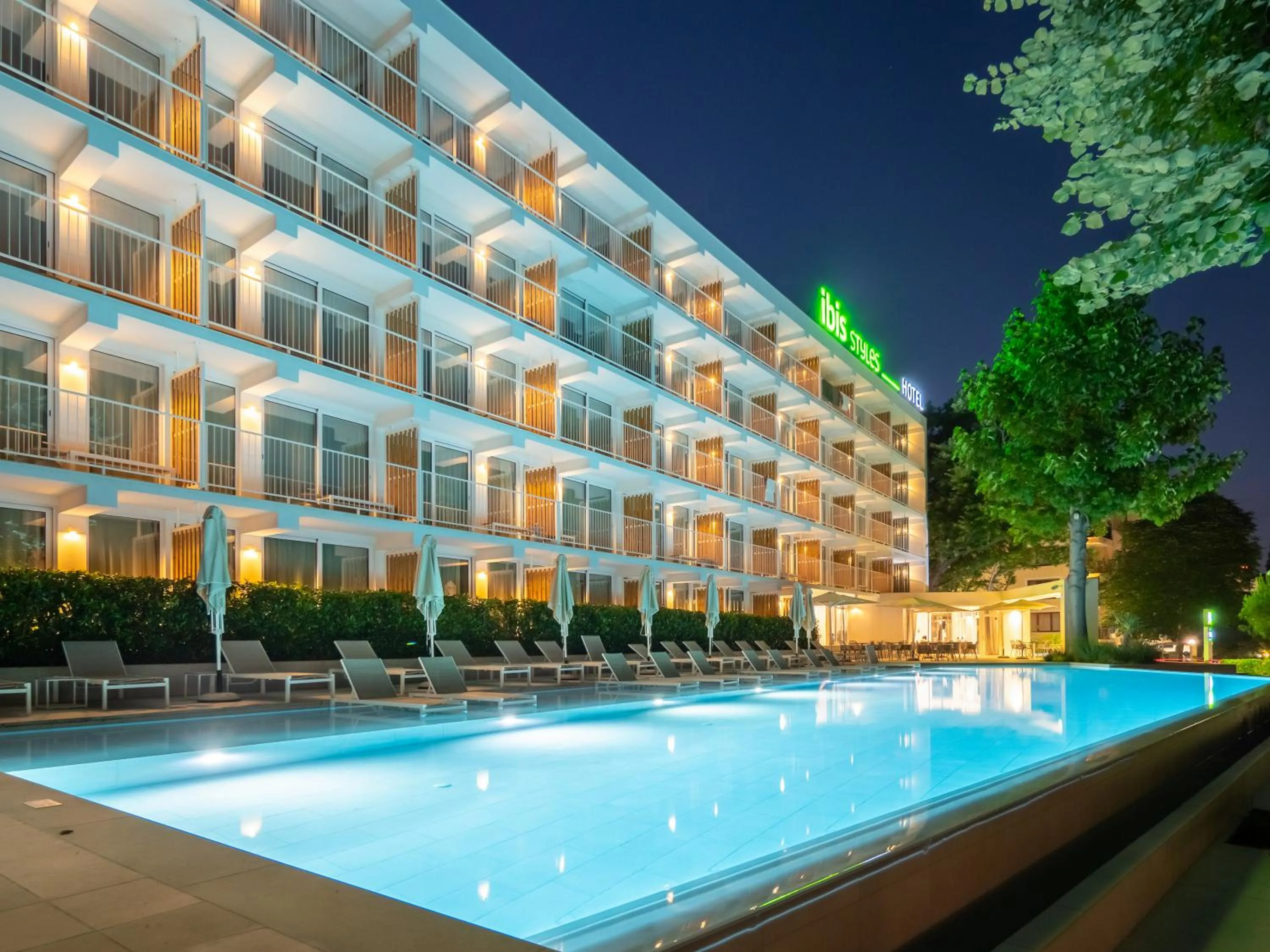 Night in ibis Styles Golden Sands Roomer Hotel