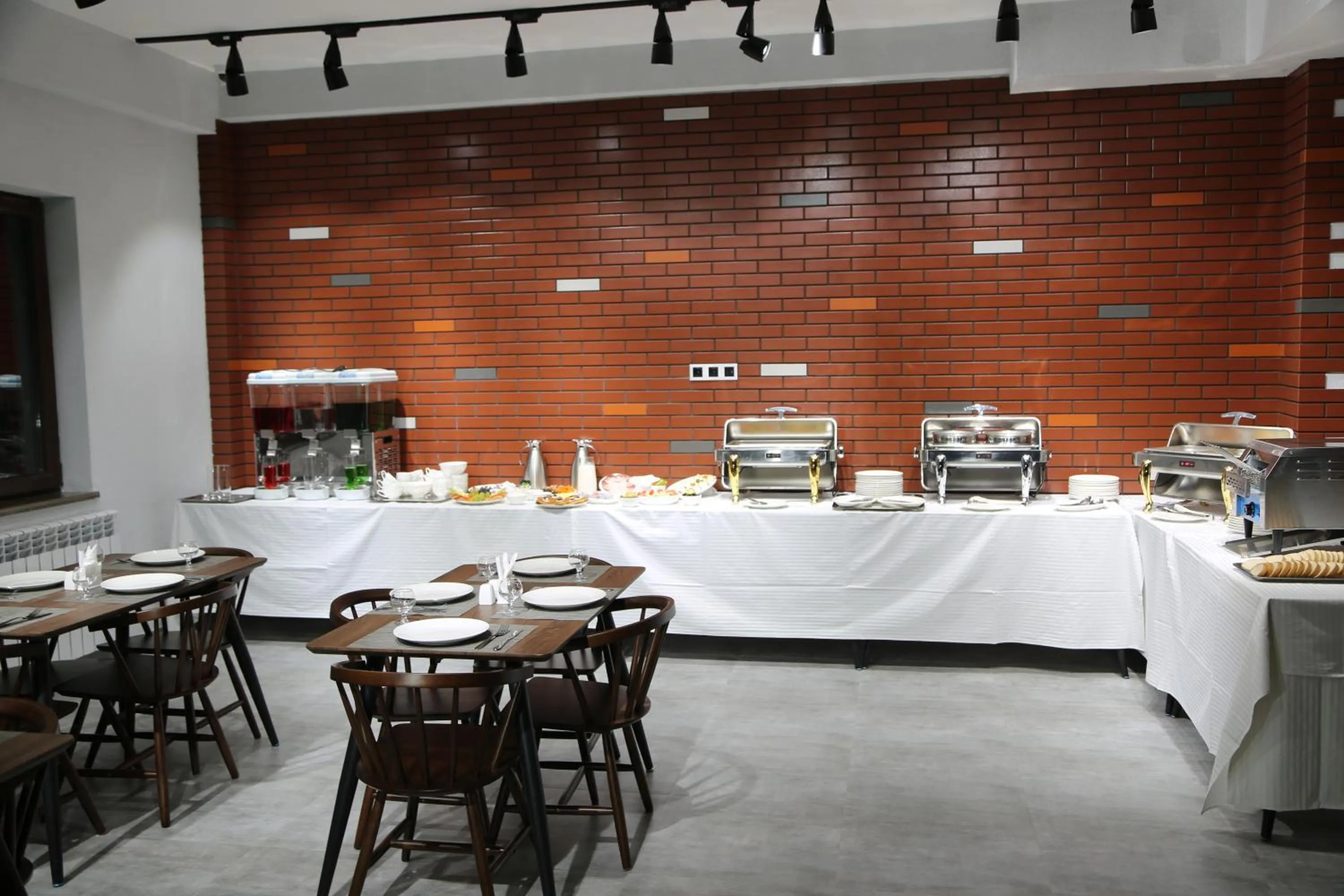 Buffet breakfast in Ereto Hotel by SnowTime