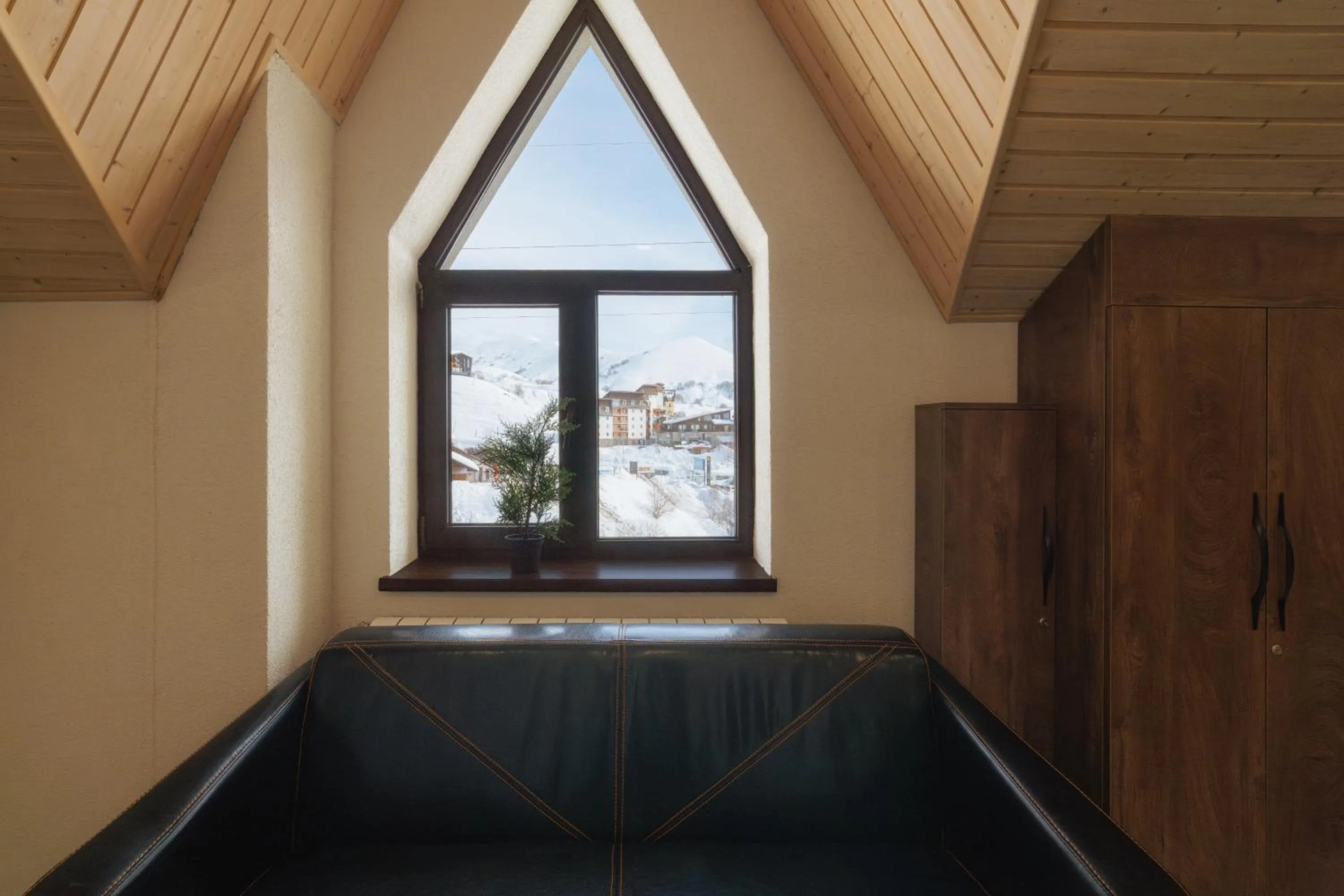 Ereto Hotel by SnowTime