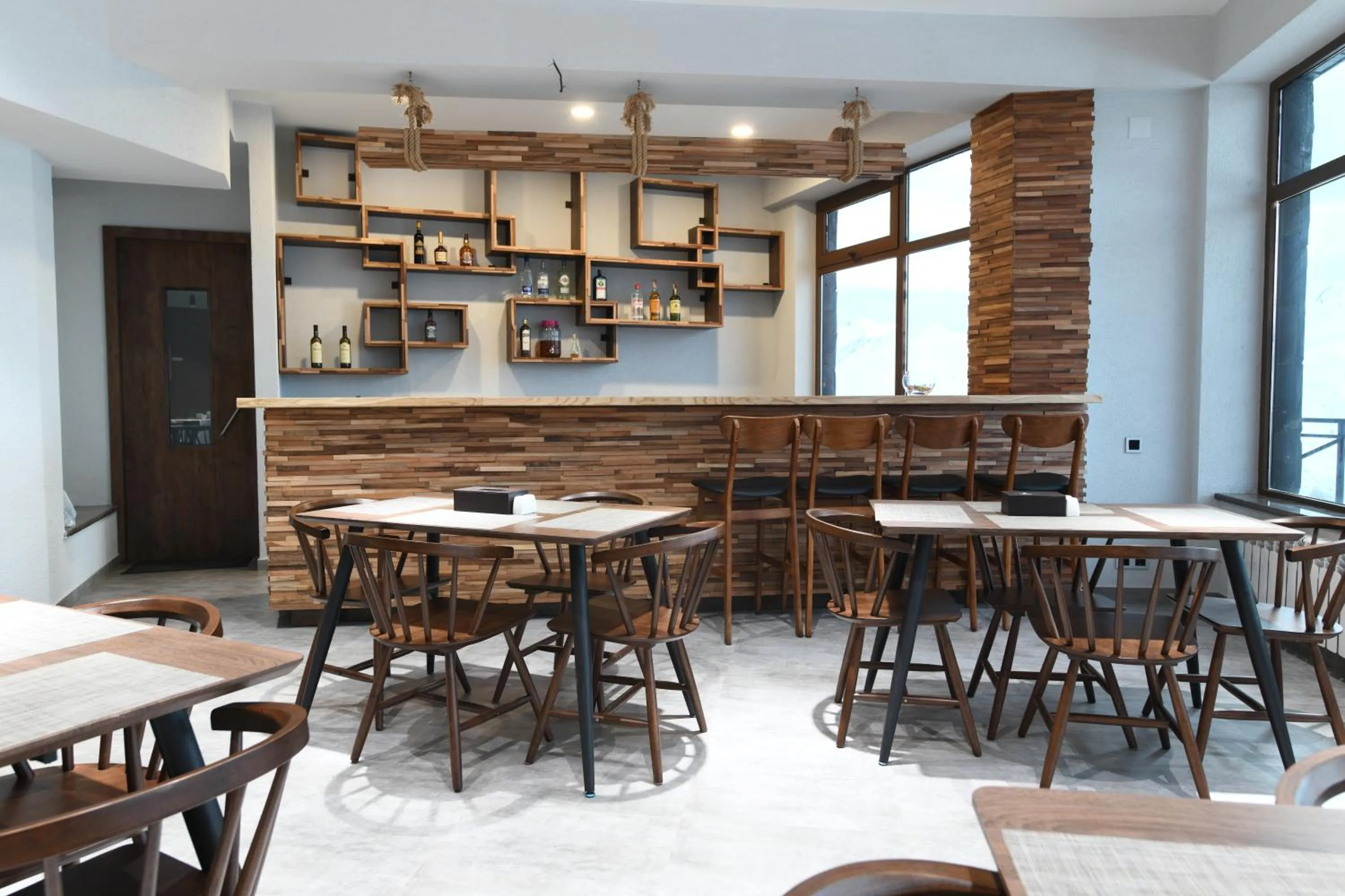 Restaurant/places to eat in Ereto Hotel by SnowTime