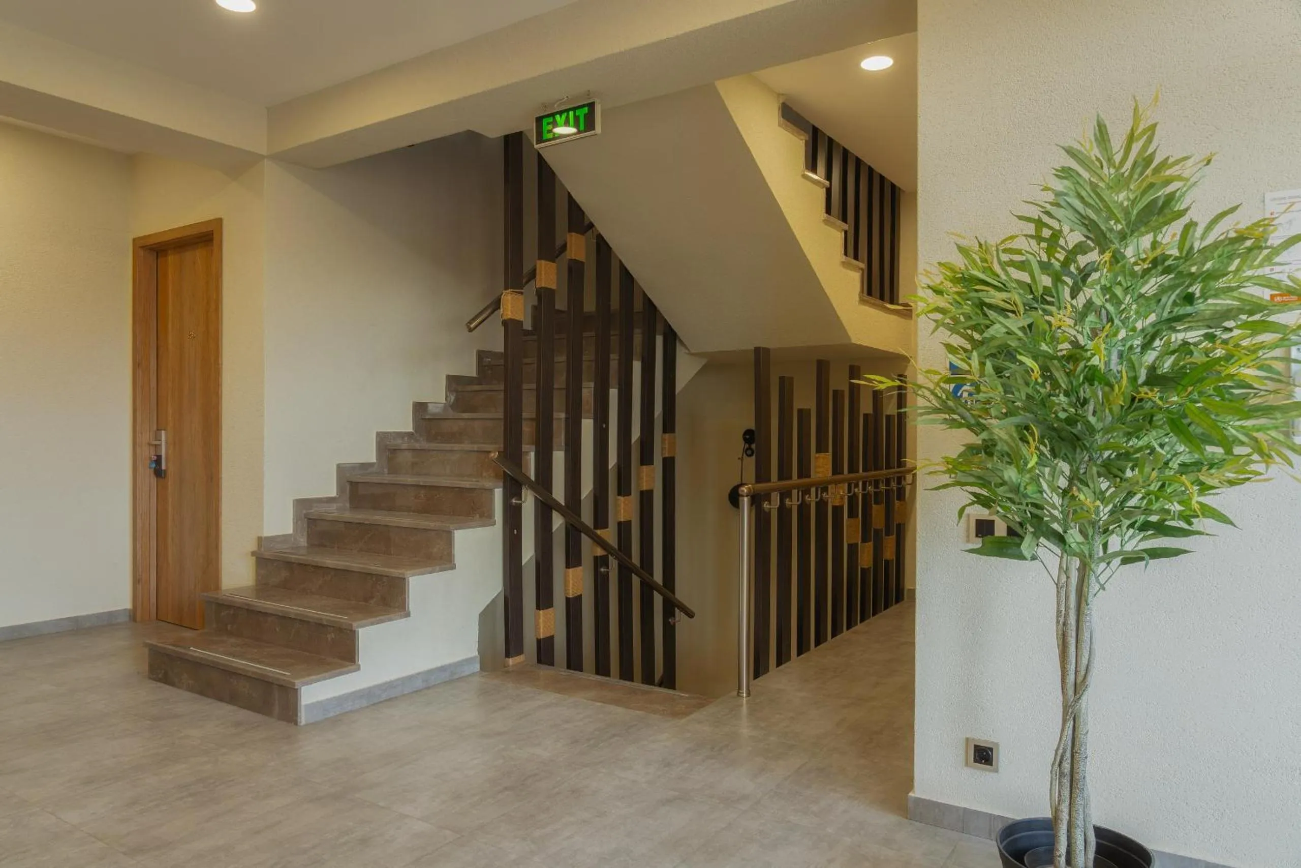 Ereto Hotel by SnowTime