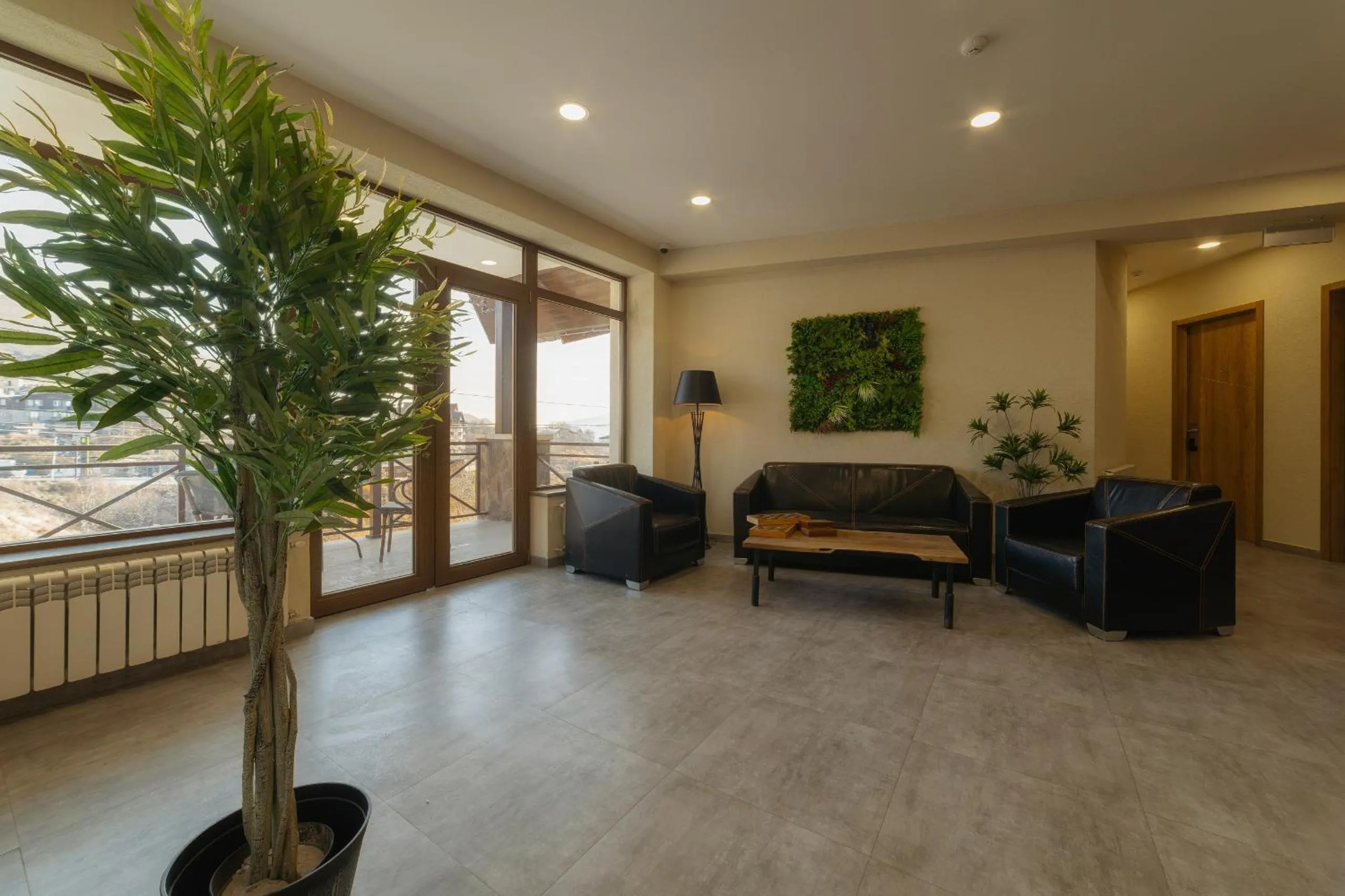 Ereto Hotel by SnowTime