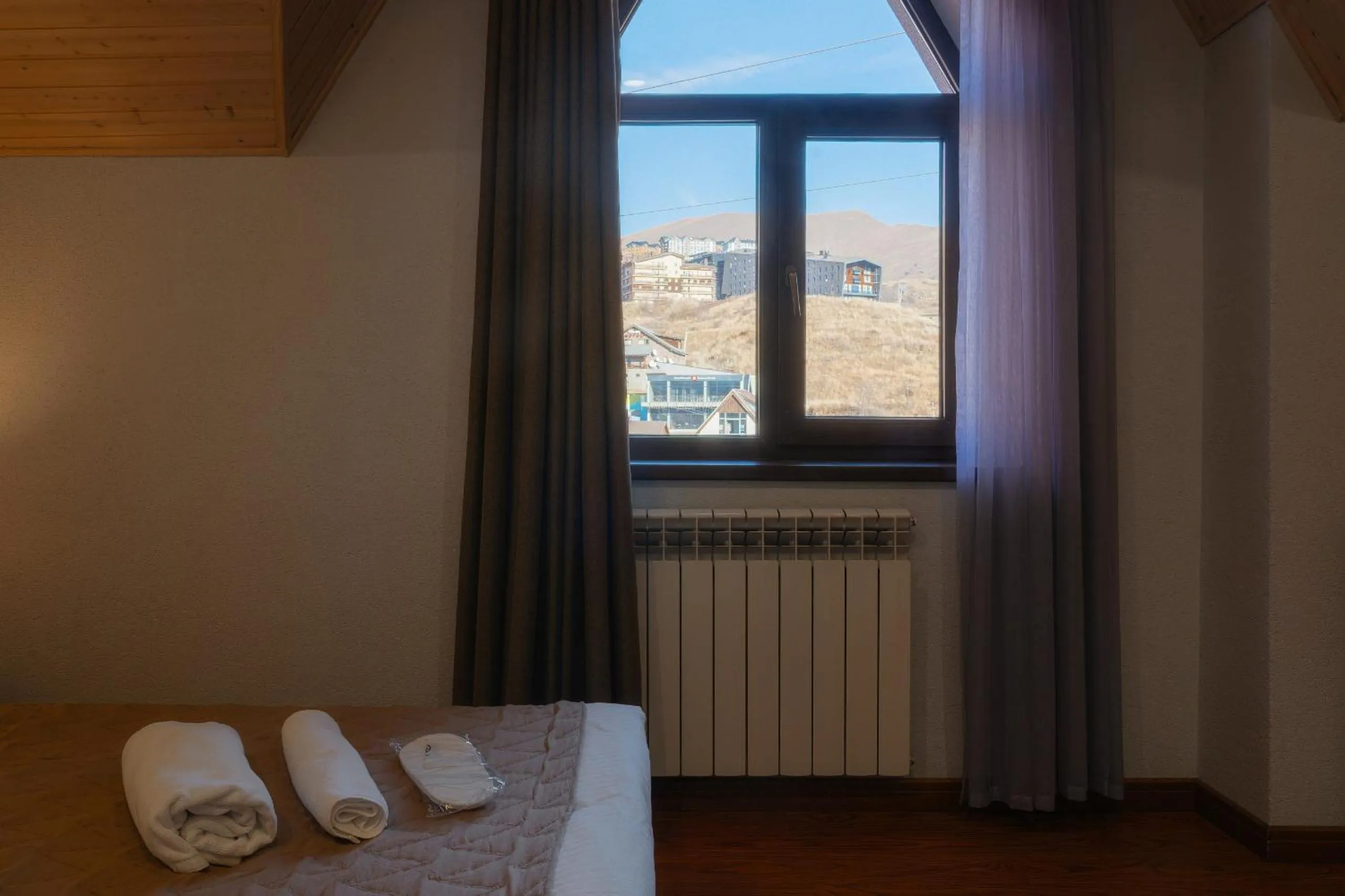 Ereto Hotel by SnowTime