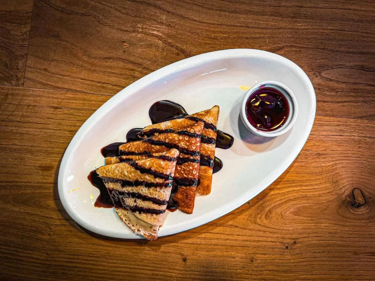 Food in Ereto Hotel by SnowTime