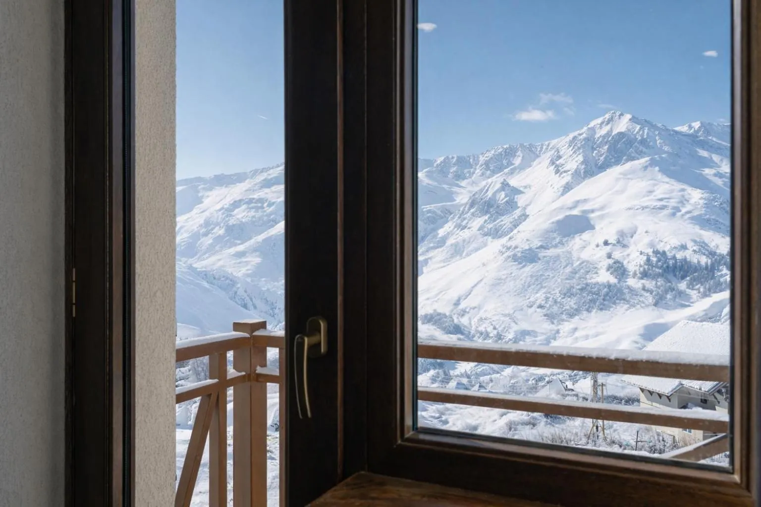 Ereto Hotel by SnowTime