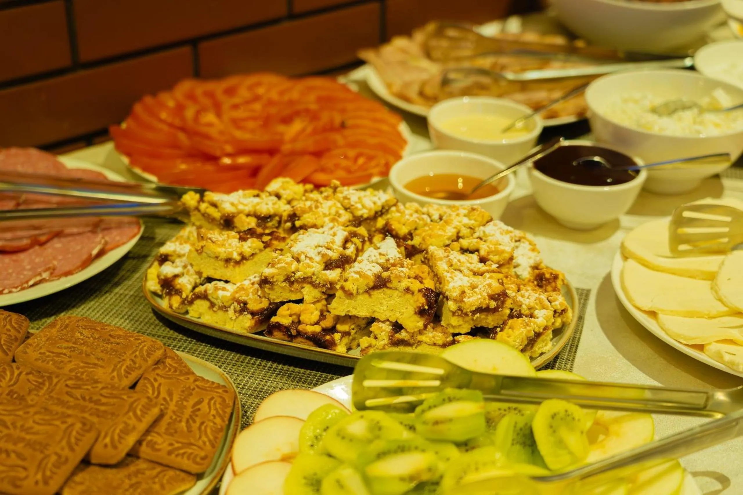 Breakfast in Ereto Hotel by SnowTime