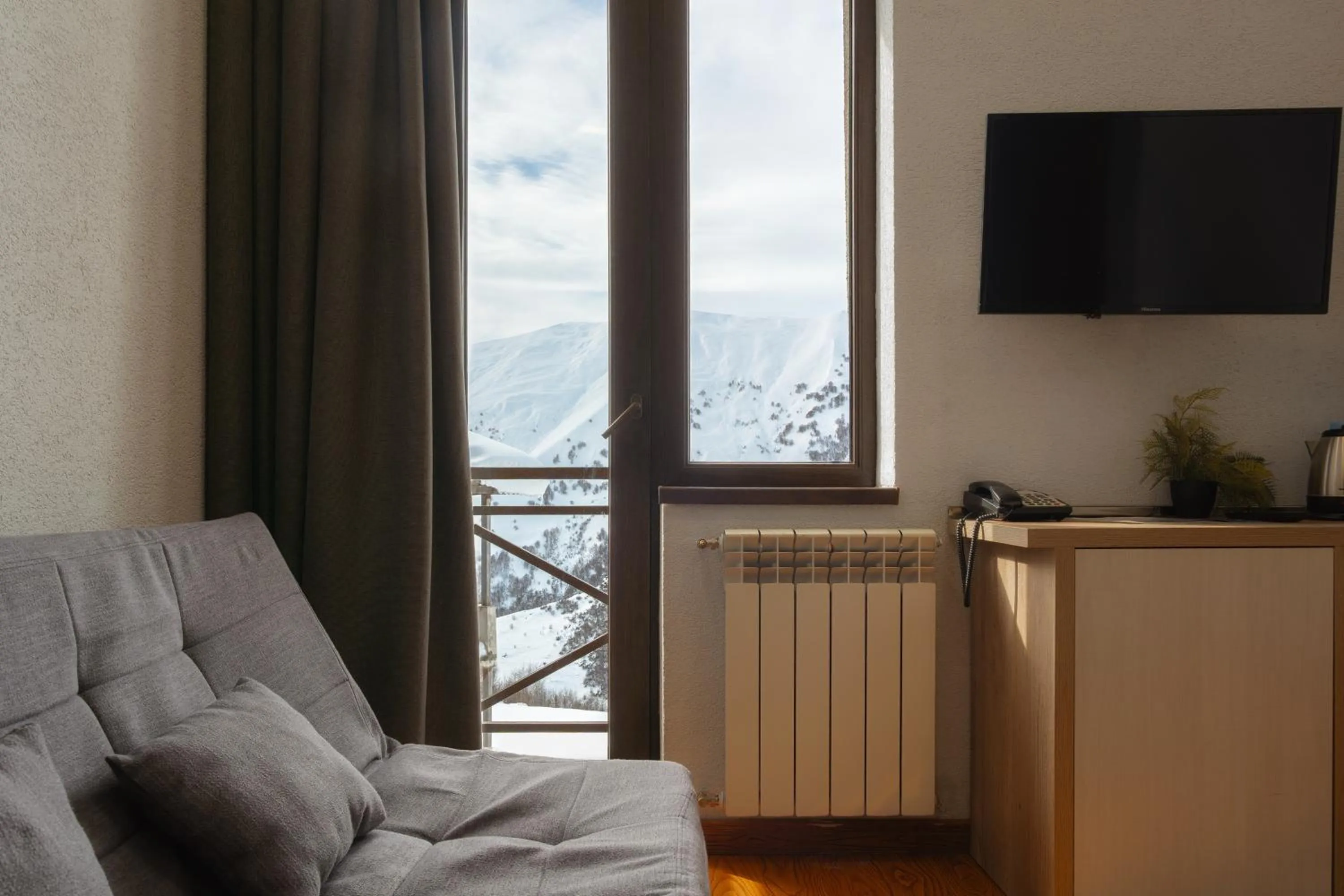 Ereto Hotel by SnowTime