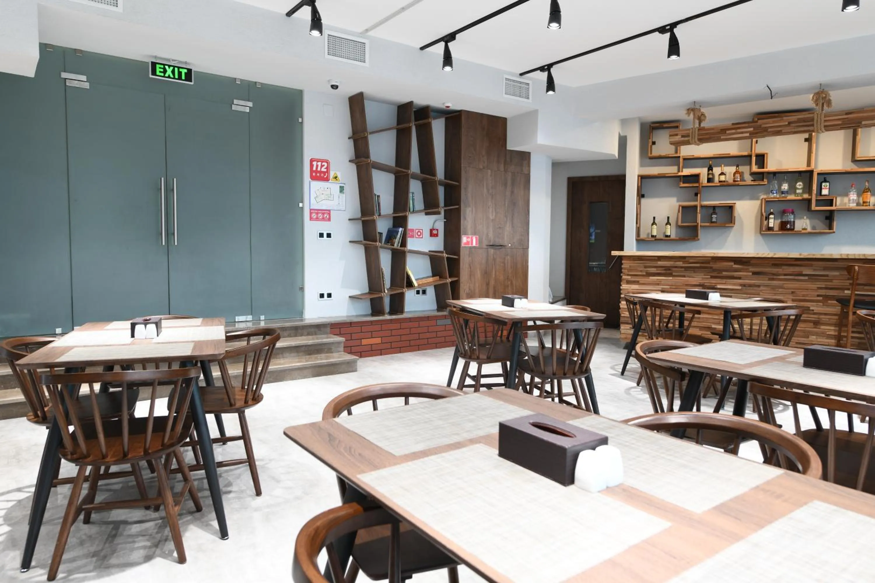 Restaurant/places to eat in Ereto Hotel by SnowTime