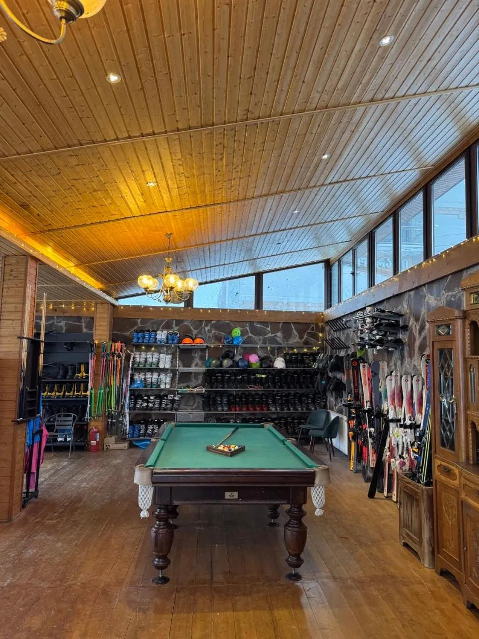 Ereto Hotel by SnowTime