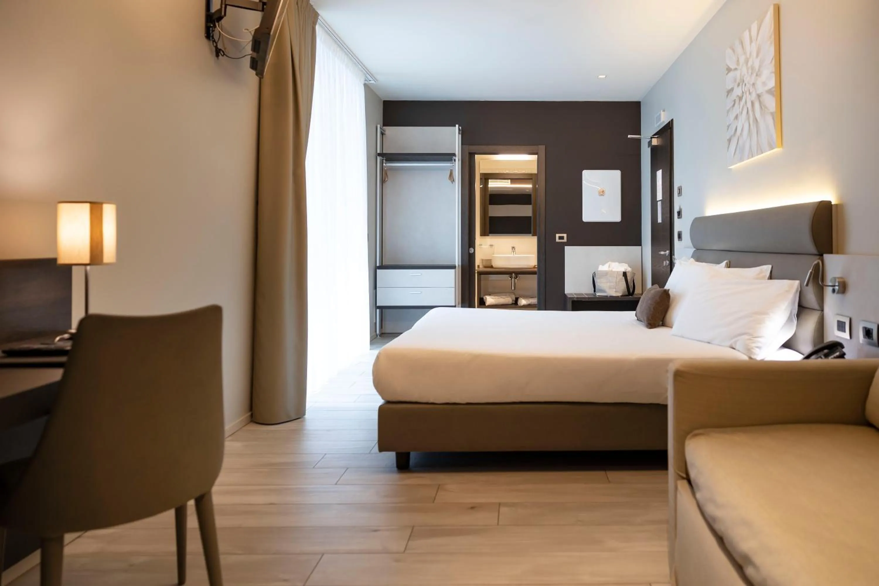 Bedroom, Bed in Vision Hotel