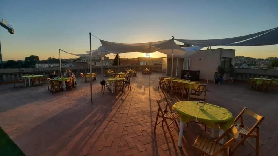 Restaurant/places to eat in Hotel Fonda Neus