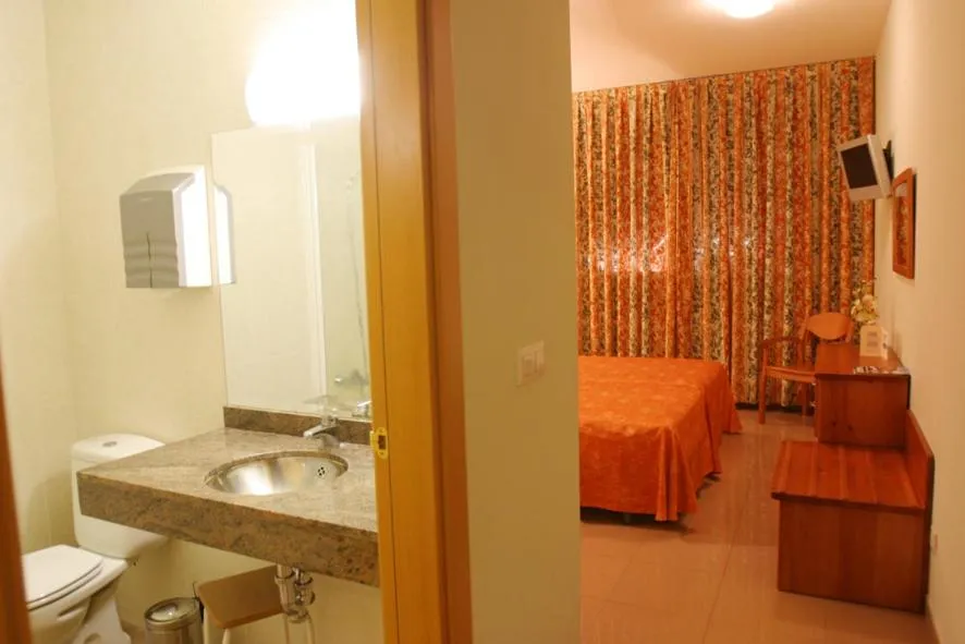 Photo of the whole room in Hotel Fonda Neus