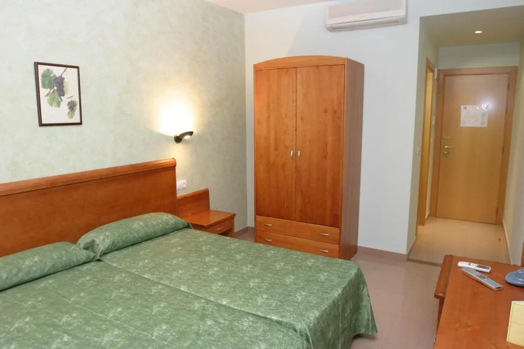 Decorative detail, Bed in Hotel Fonda Neus