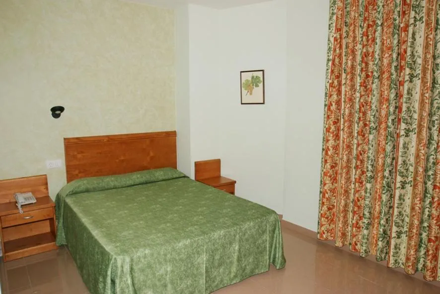 Bed in Hotel Fonda Neus