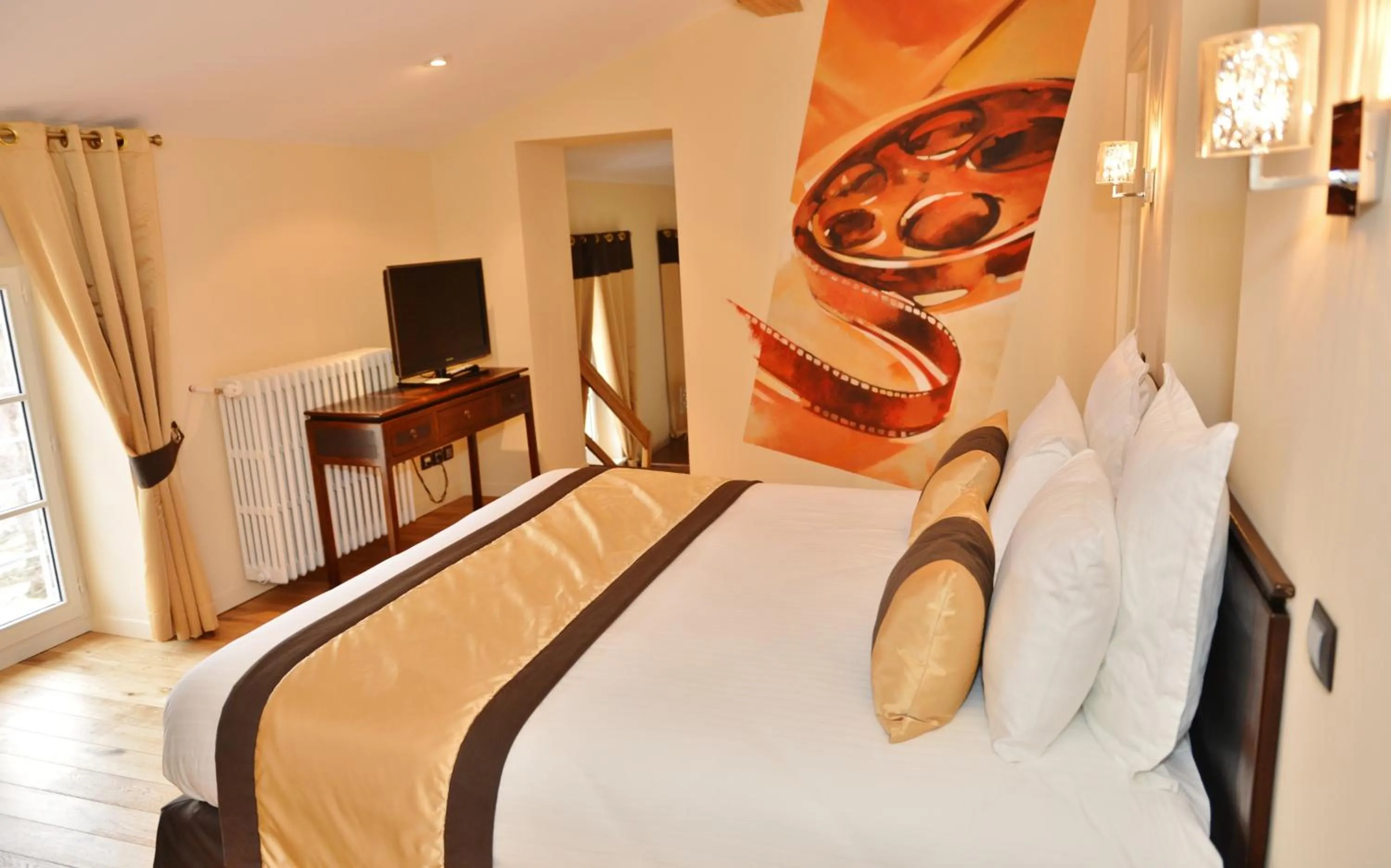 Photo of the whole room, Bed in Le Talluy