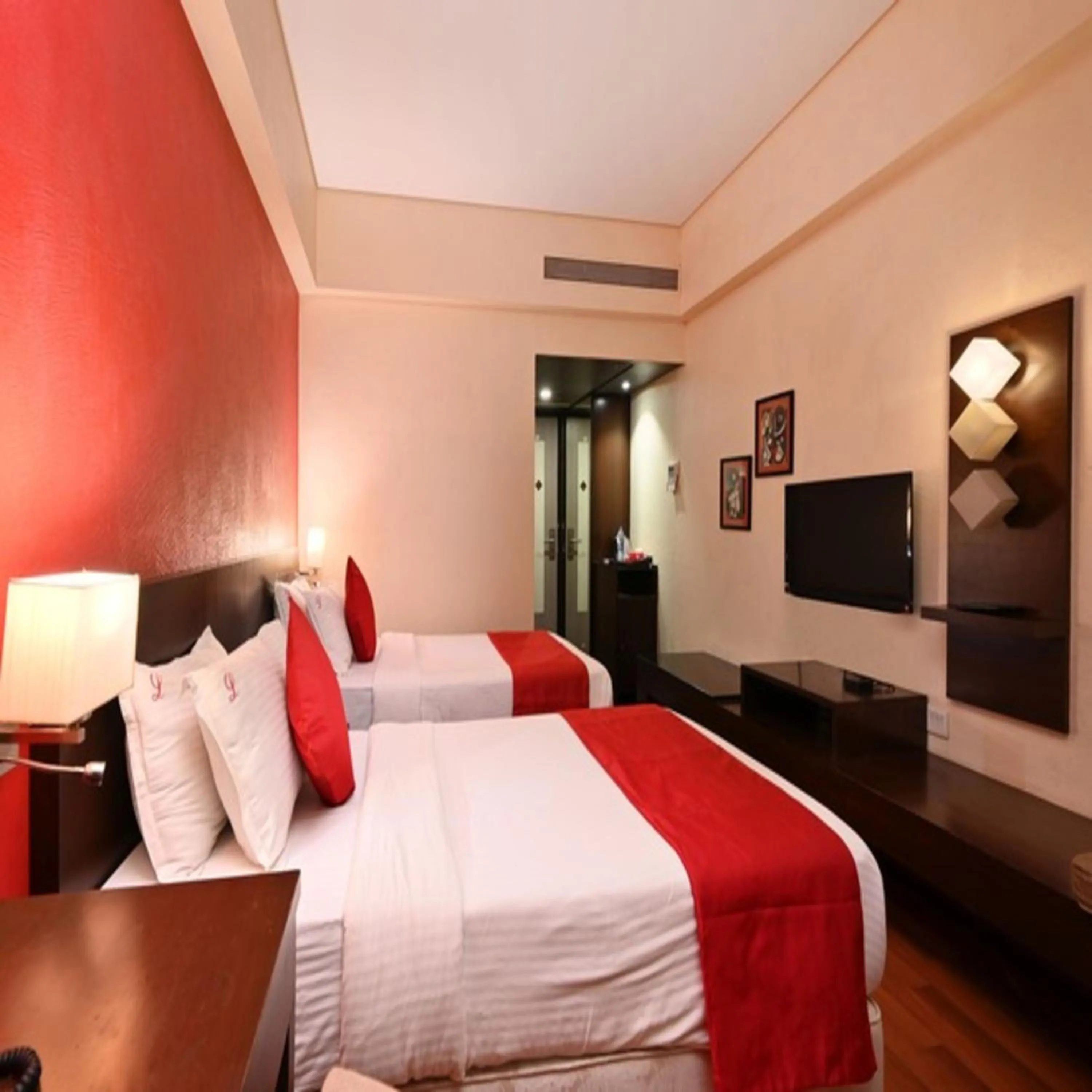 Bed in The Legend Hotel- Santacruz Near Mumbai International Airport