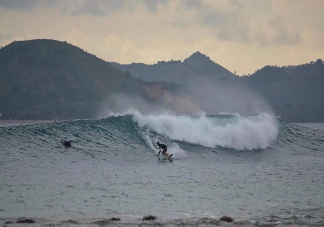 Ekas Surf Resort & Surf Camp