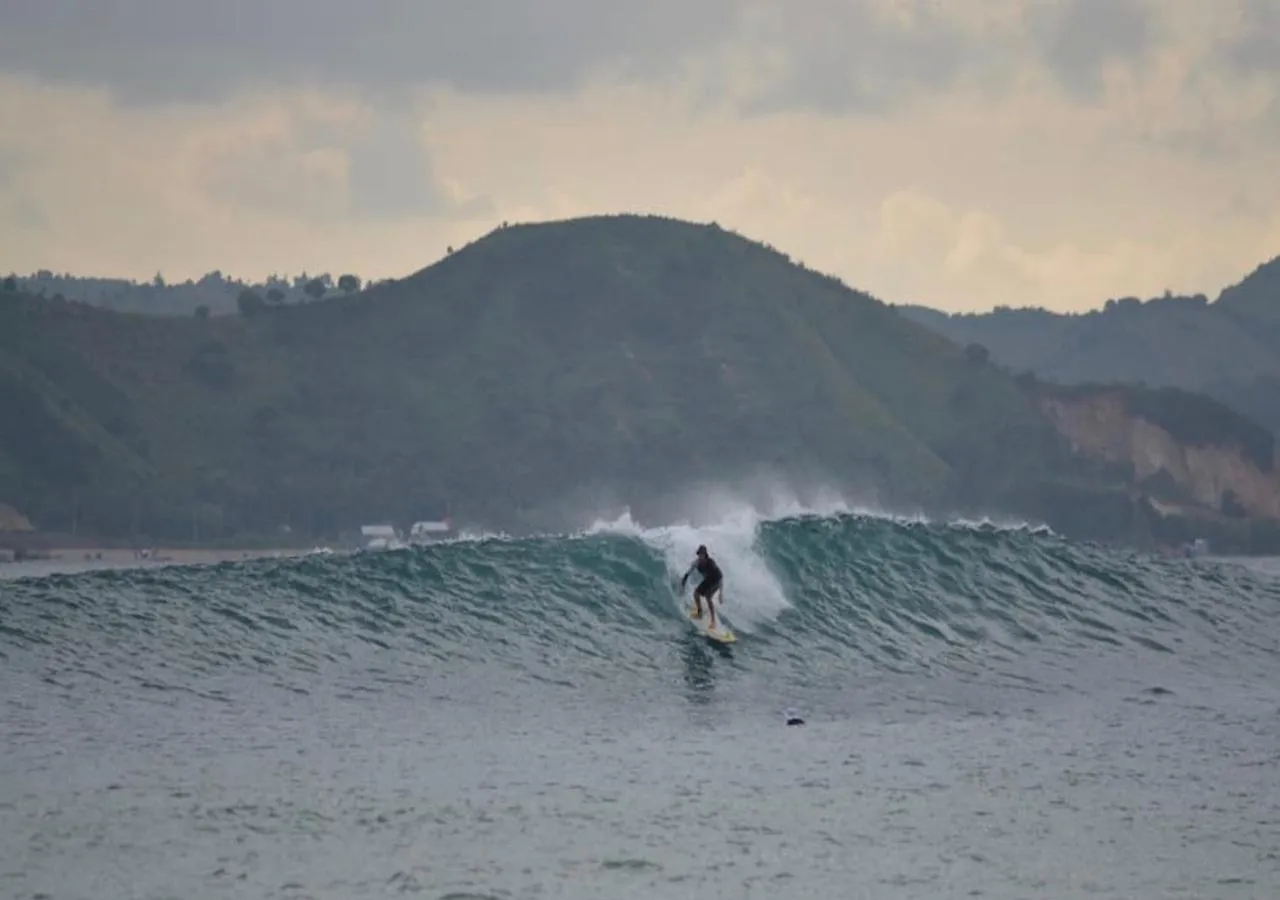 Ekas Surf Resort & Surf Camp