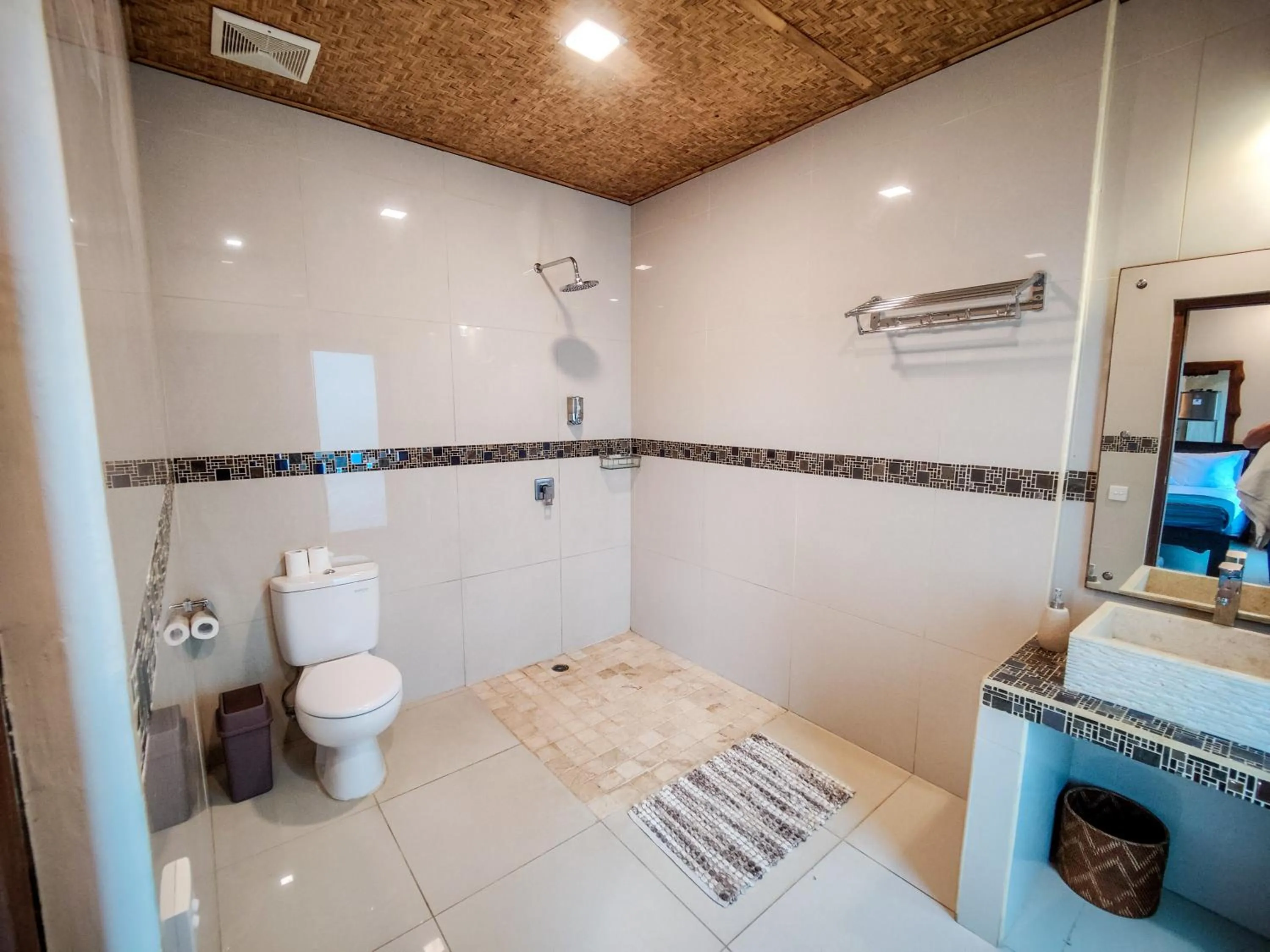 Bathroom in Ekas Surf Resort & Surf Camp