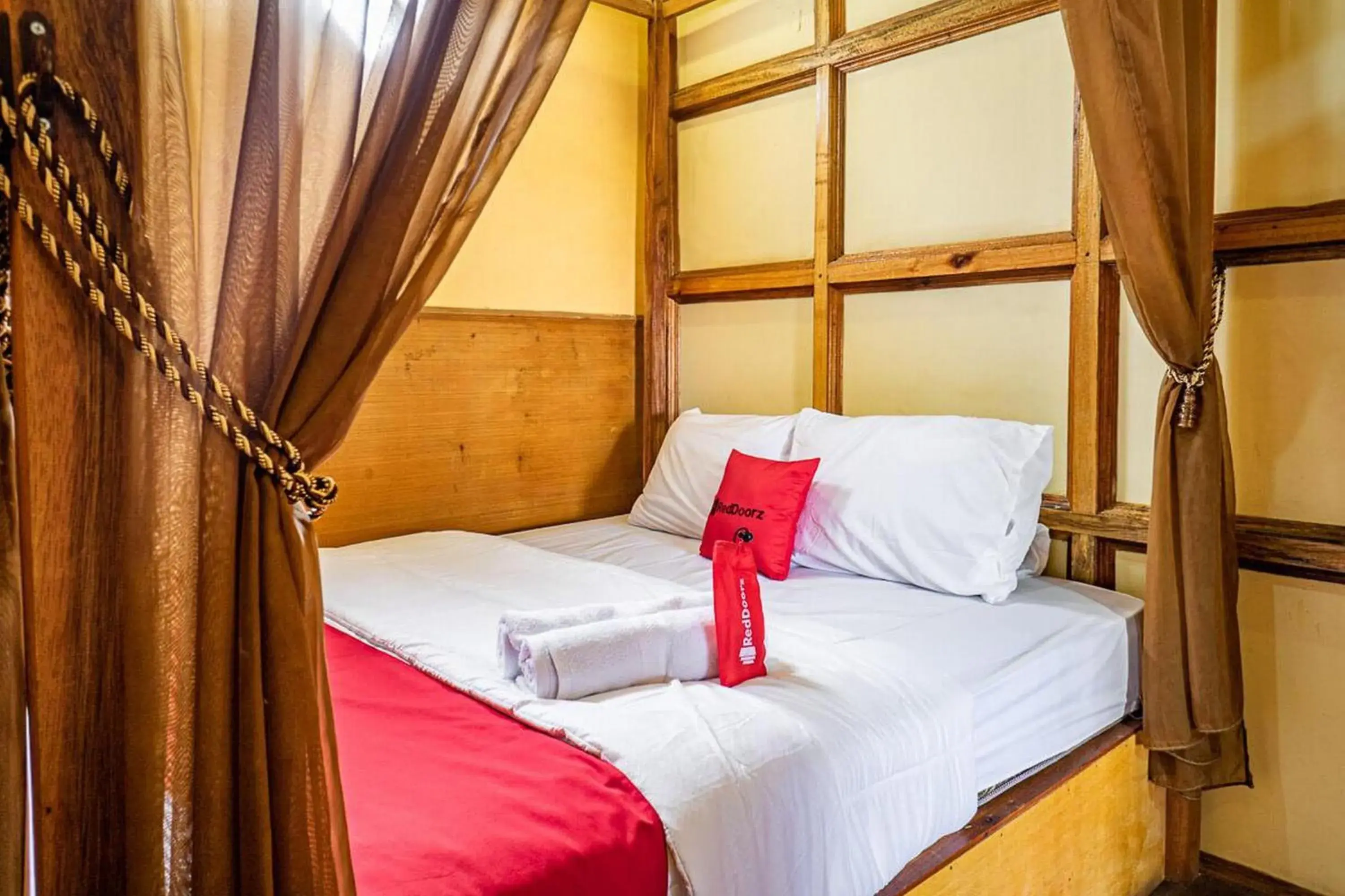 Bedroom, Bed in RedDoorz near Kawah Putih Ciwidey Bedroom, Bed in RedDoorz near Kawah Putih Ciwidey