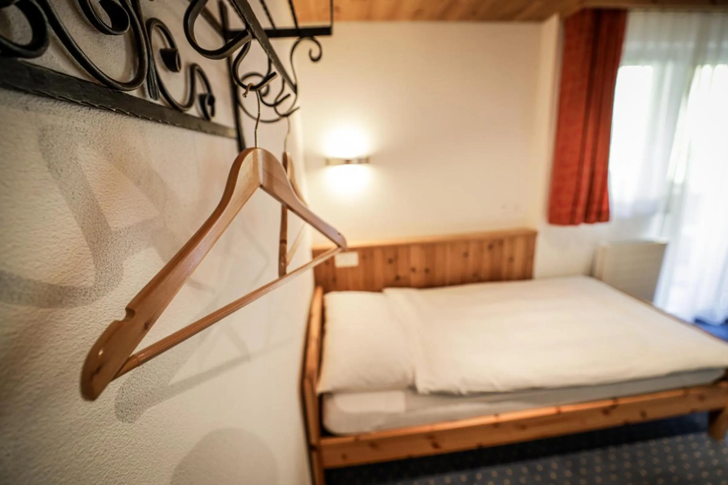 Photo of the whole room, Bed in Hotel Sonnenhalde, Arosa