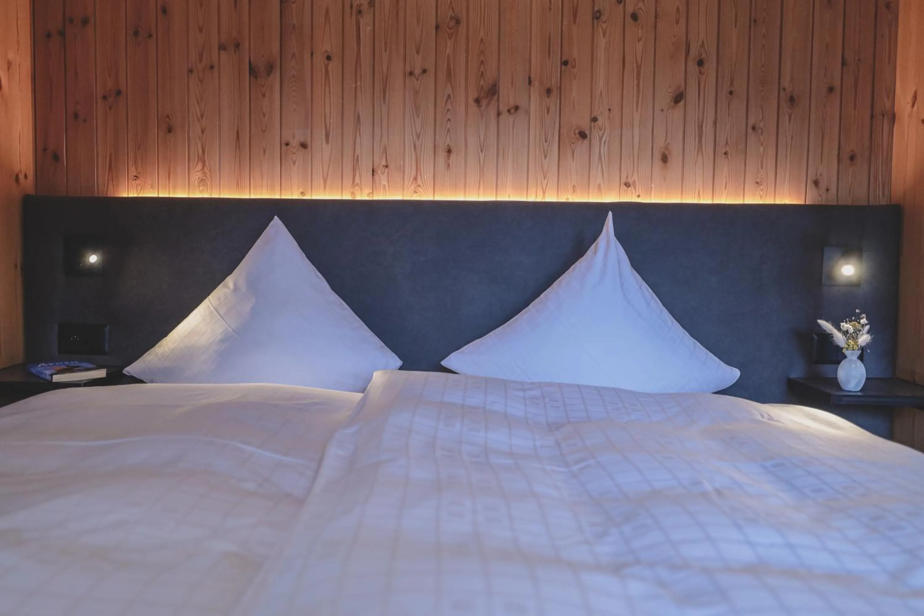 Bed in Hotel Sonnenhalde, Arosa