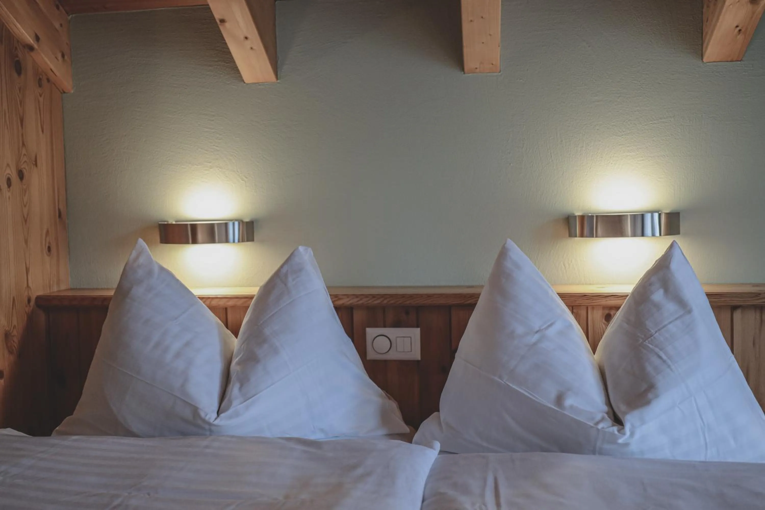 Photo of the whole room, Bed in Hotel Sonnenhalde, Arosa