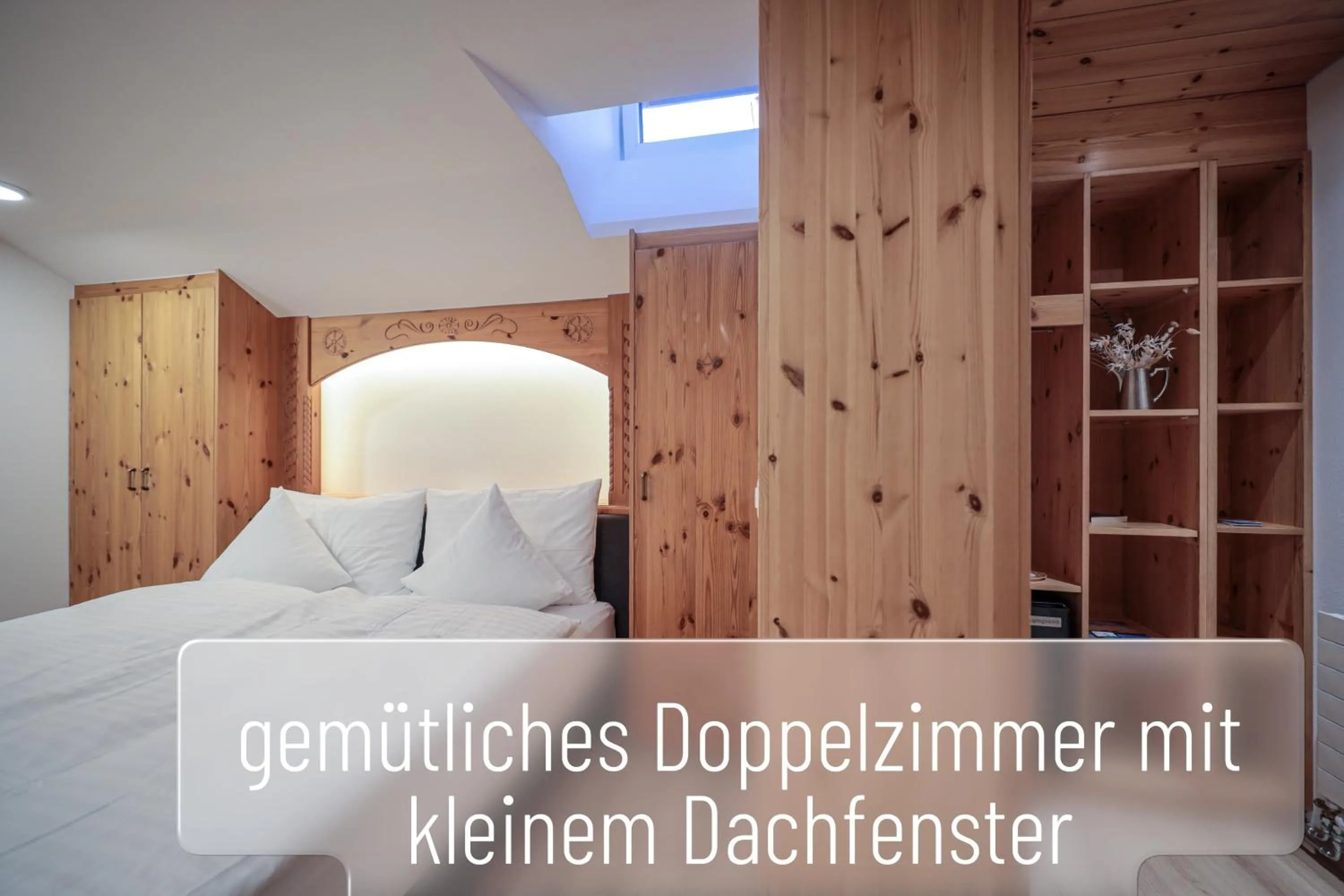 Photo of the whole room, Bed in Hotel Sonnenhalde, Arosa