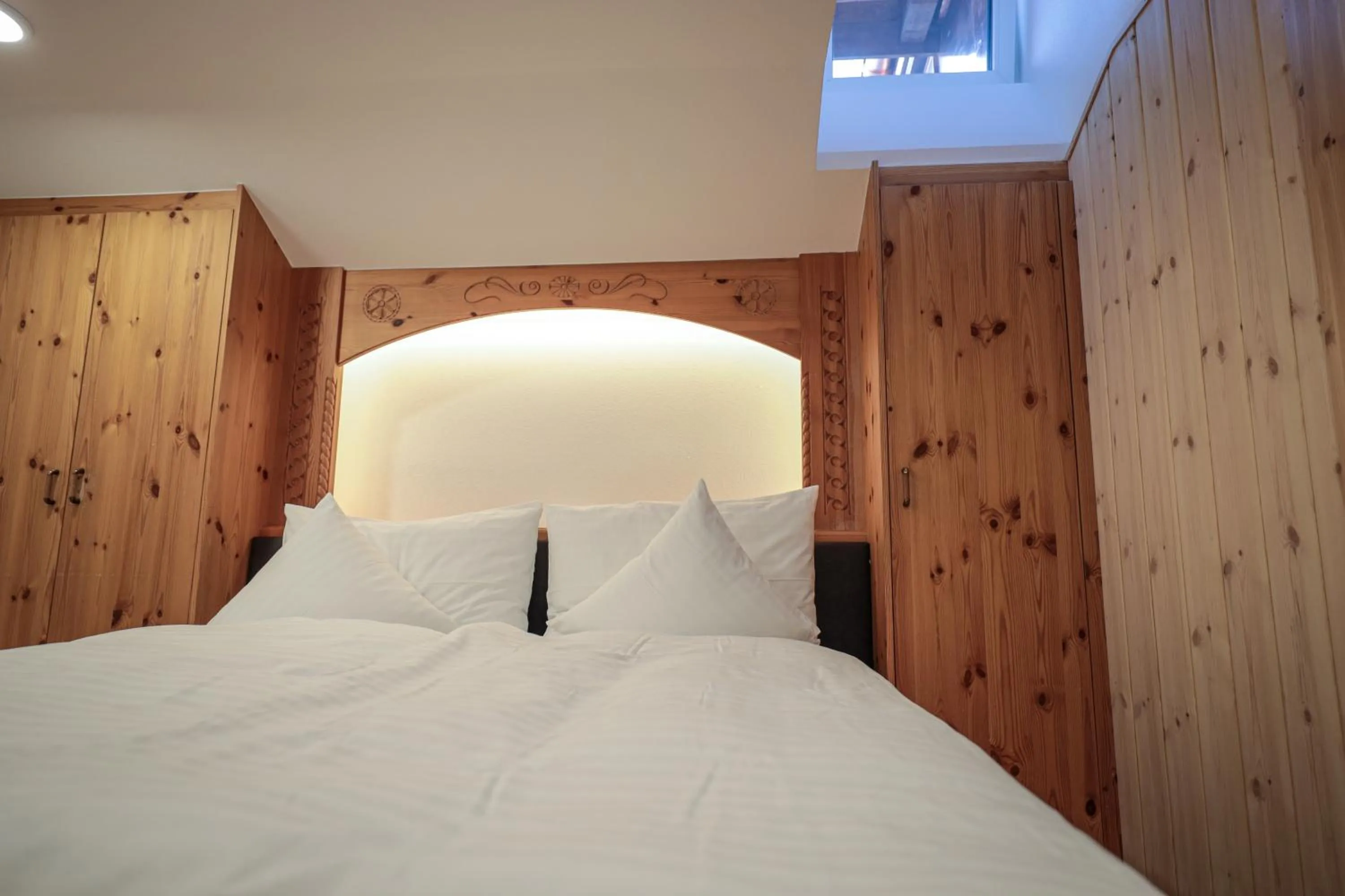 Bed in Hotel Sonnenhalde, Arosa