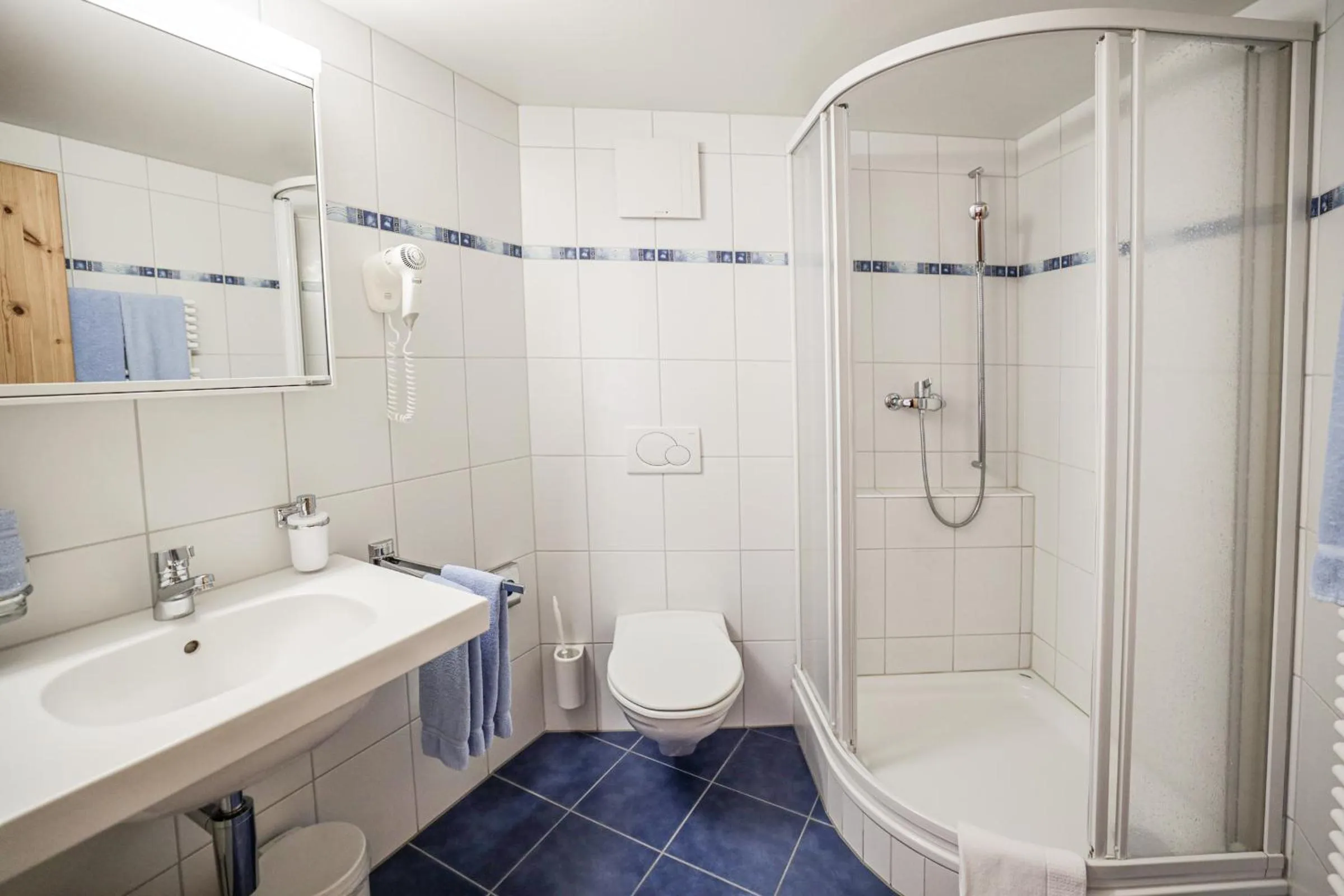 Bathroom in Hotel Sonnenhalde, Arosa