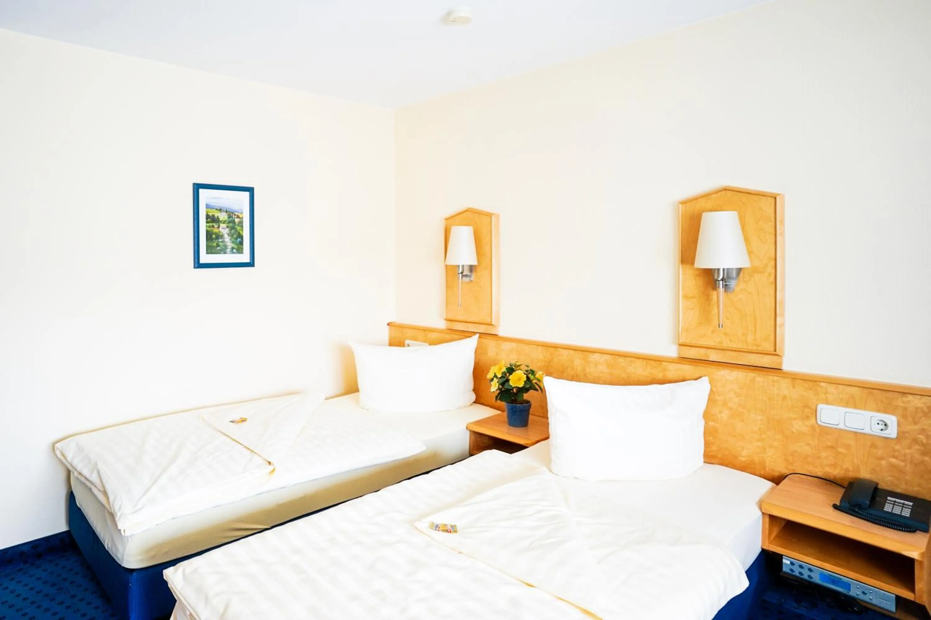 Photo of the whole room, Bed in Hotel Sauer Garni