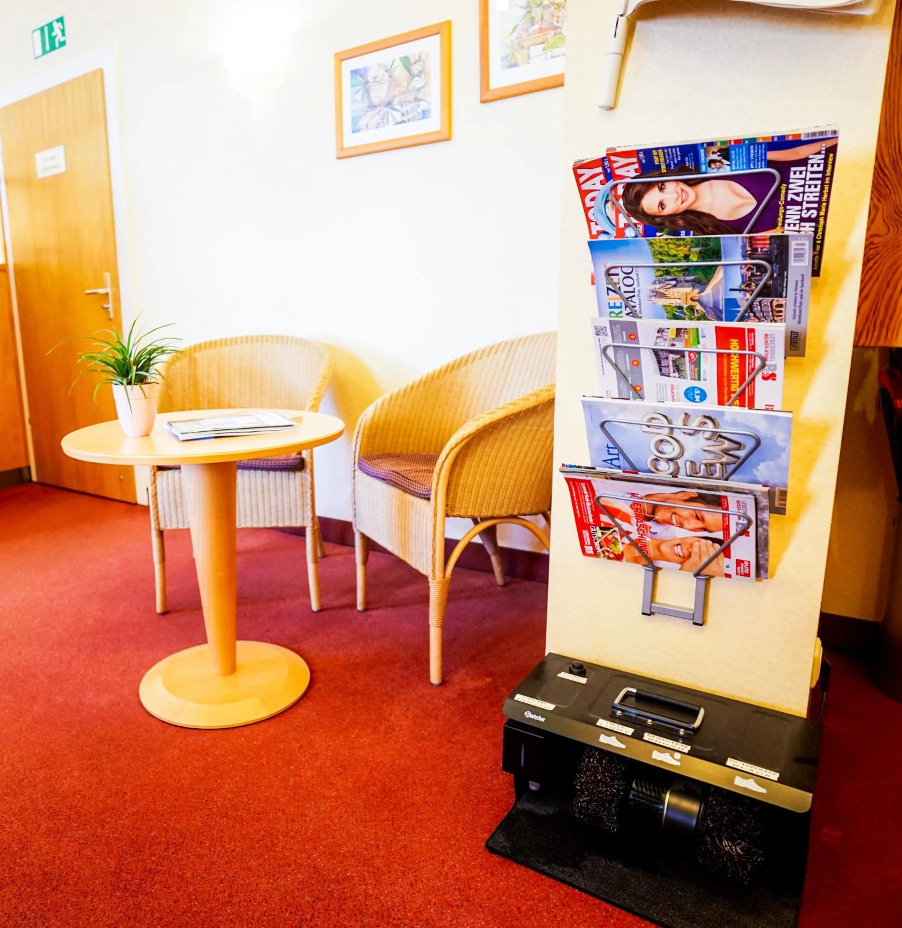 Lobby or reception in Hotel Sauer Garni