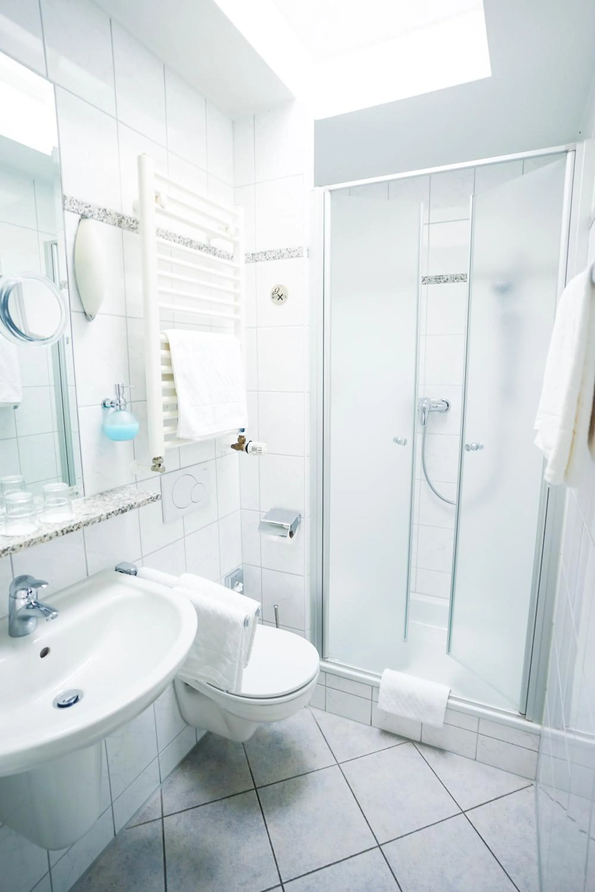 Photo of the whole room in Hotel Sauer Garni