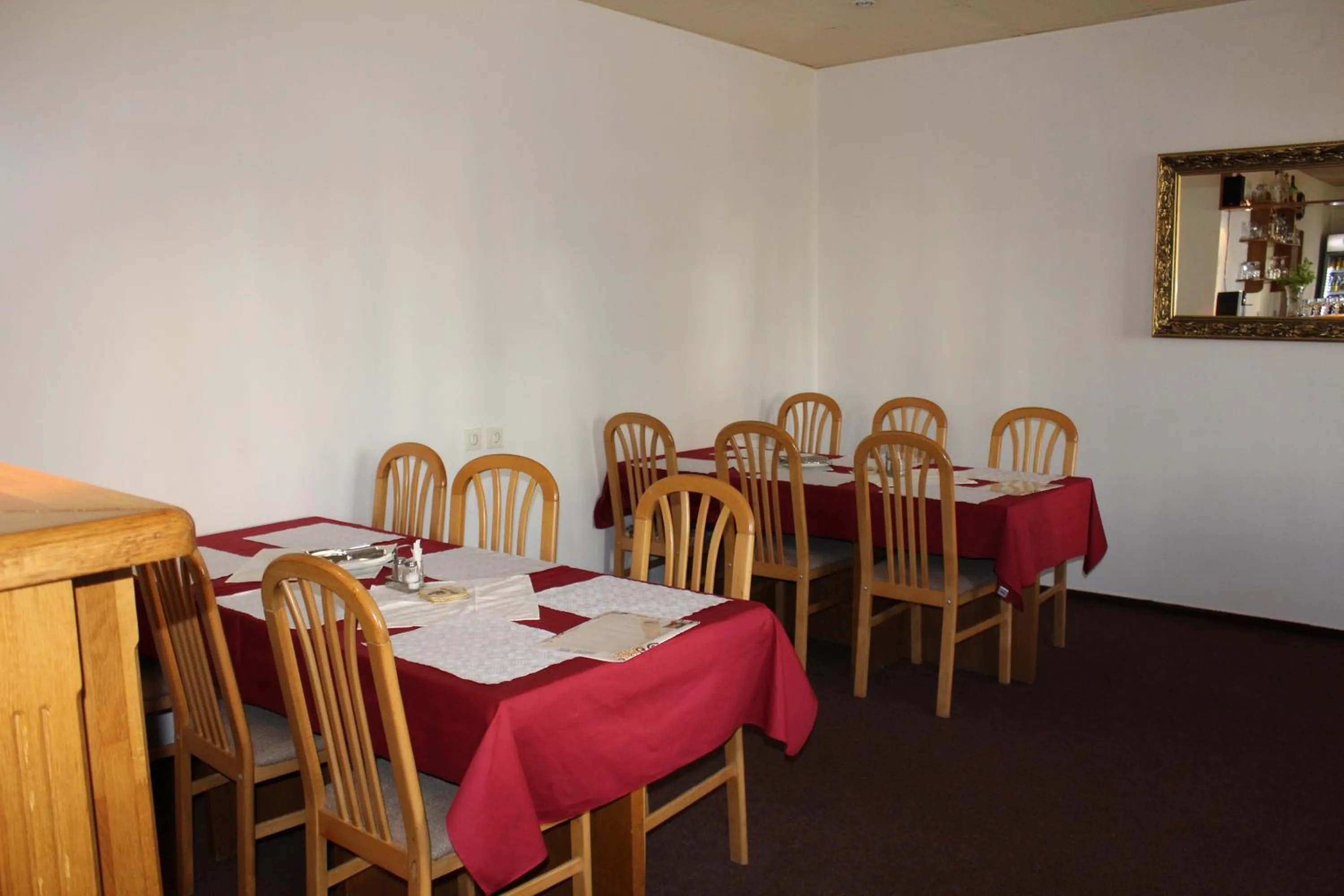 Restaurant/places to eat in Hotel U Apoštola