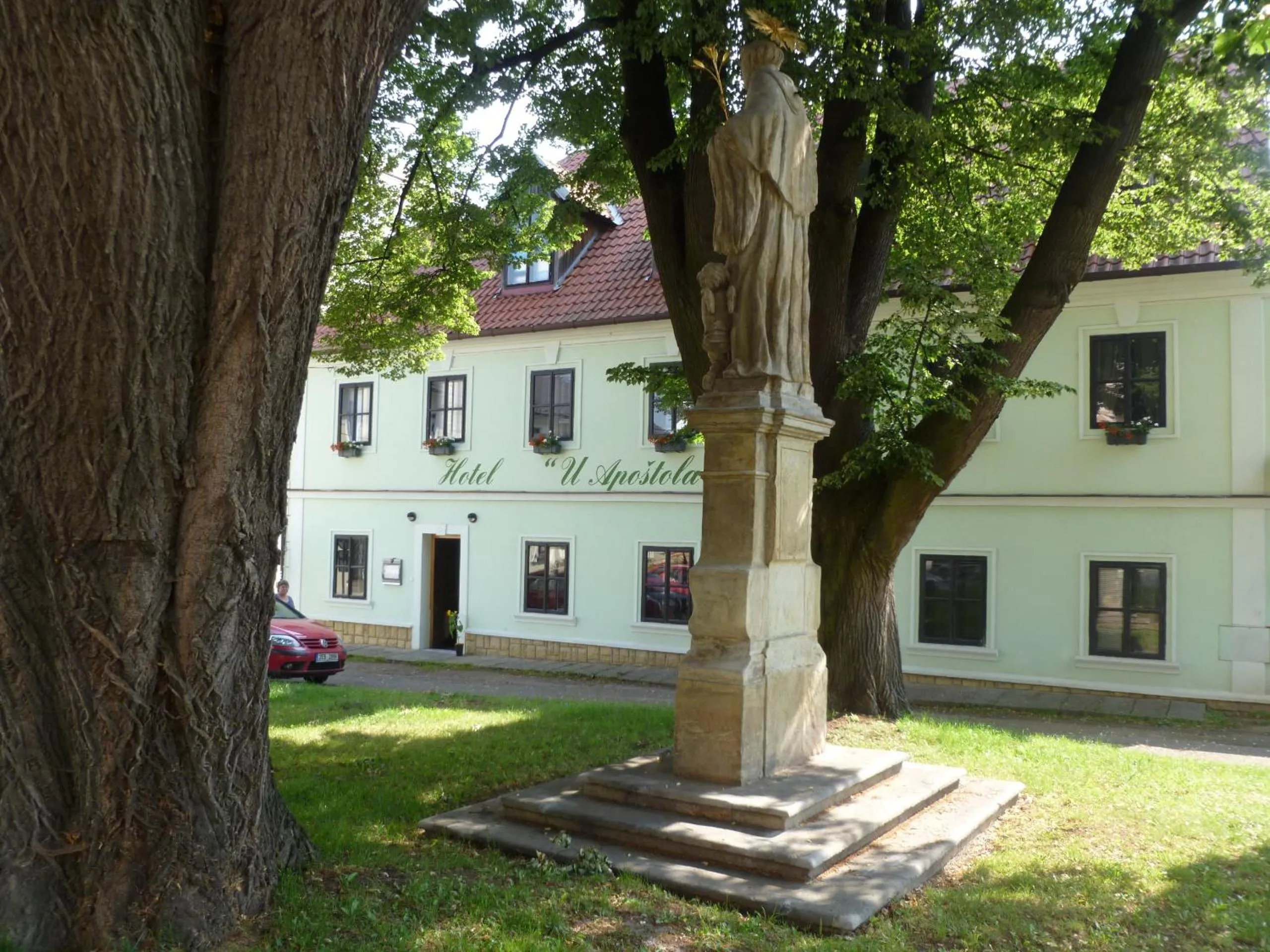 Facade/entrance in Hotel U Apoštola