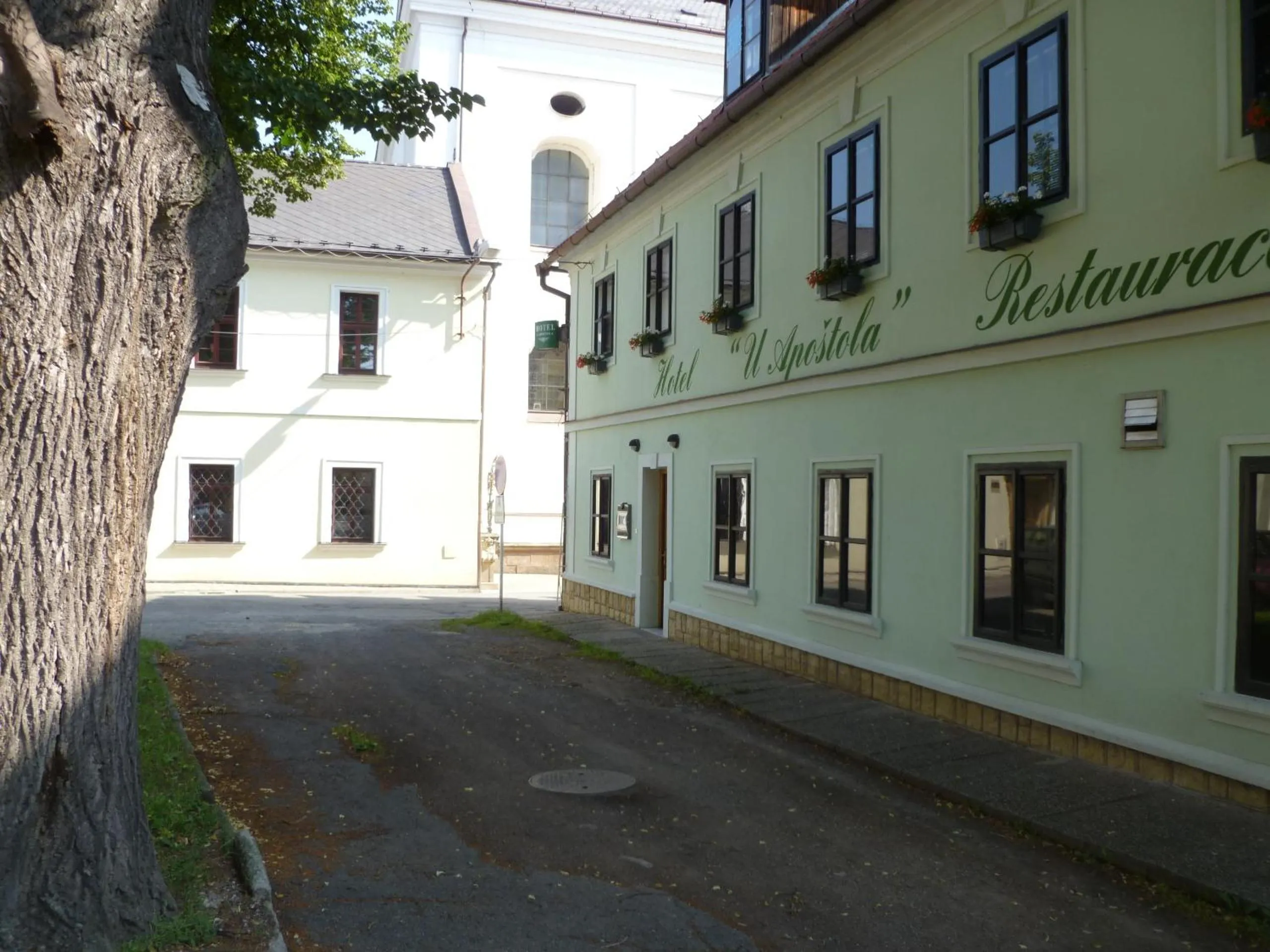 Facade/entrance in Hotel U Apoštola