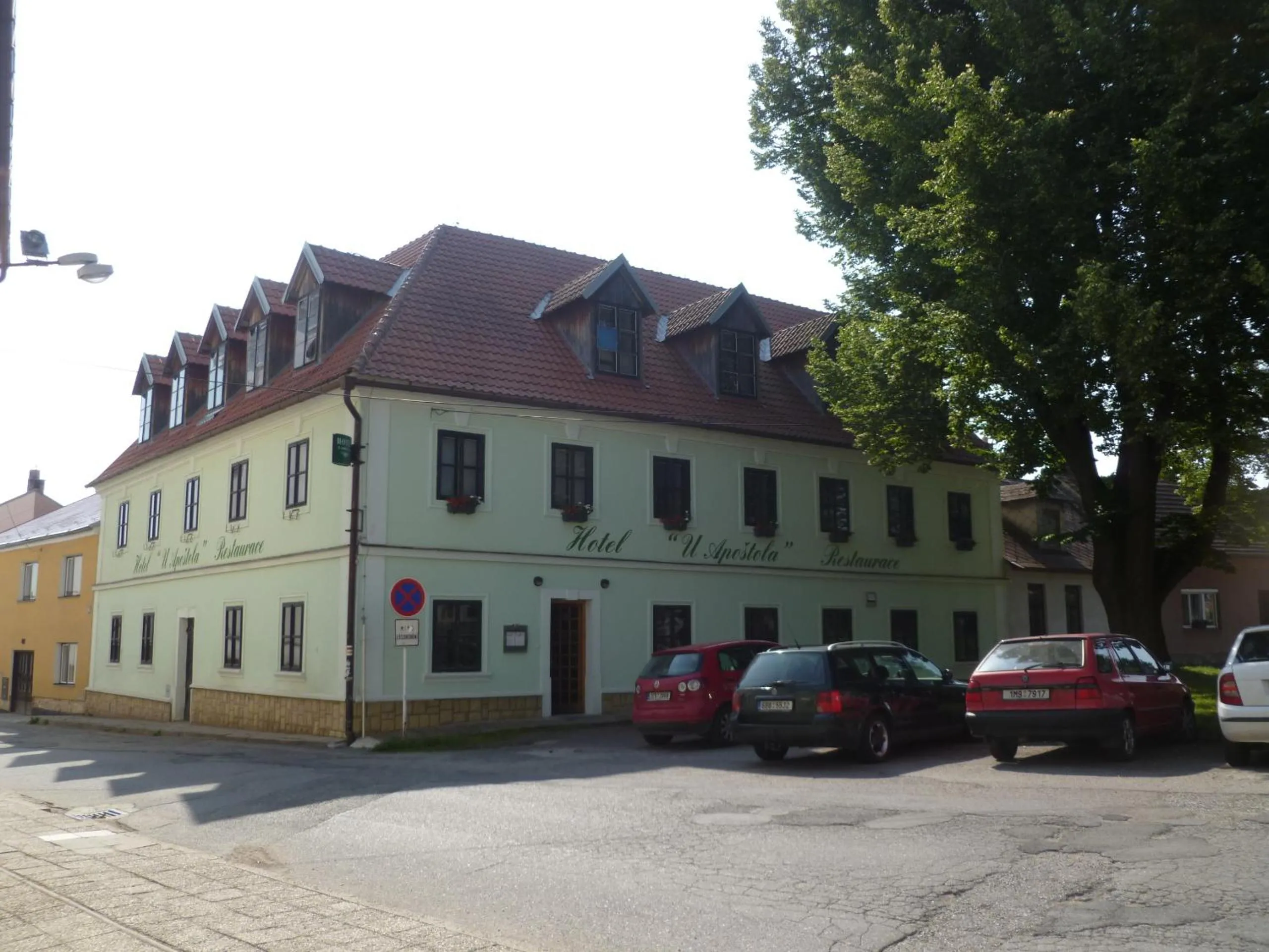 Facade/entrance in Hotel U Apoštola