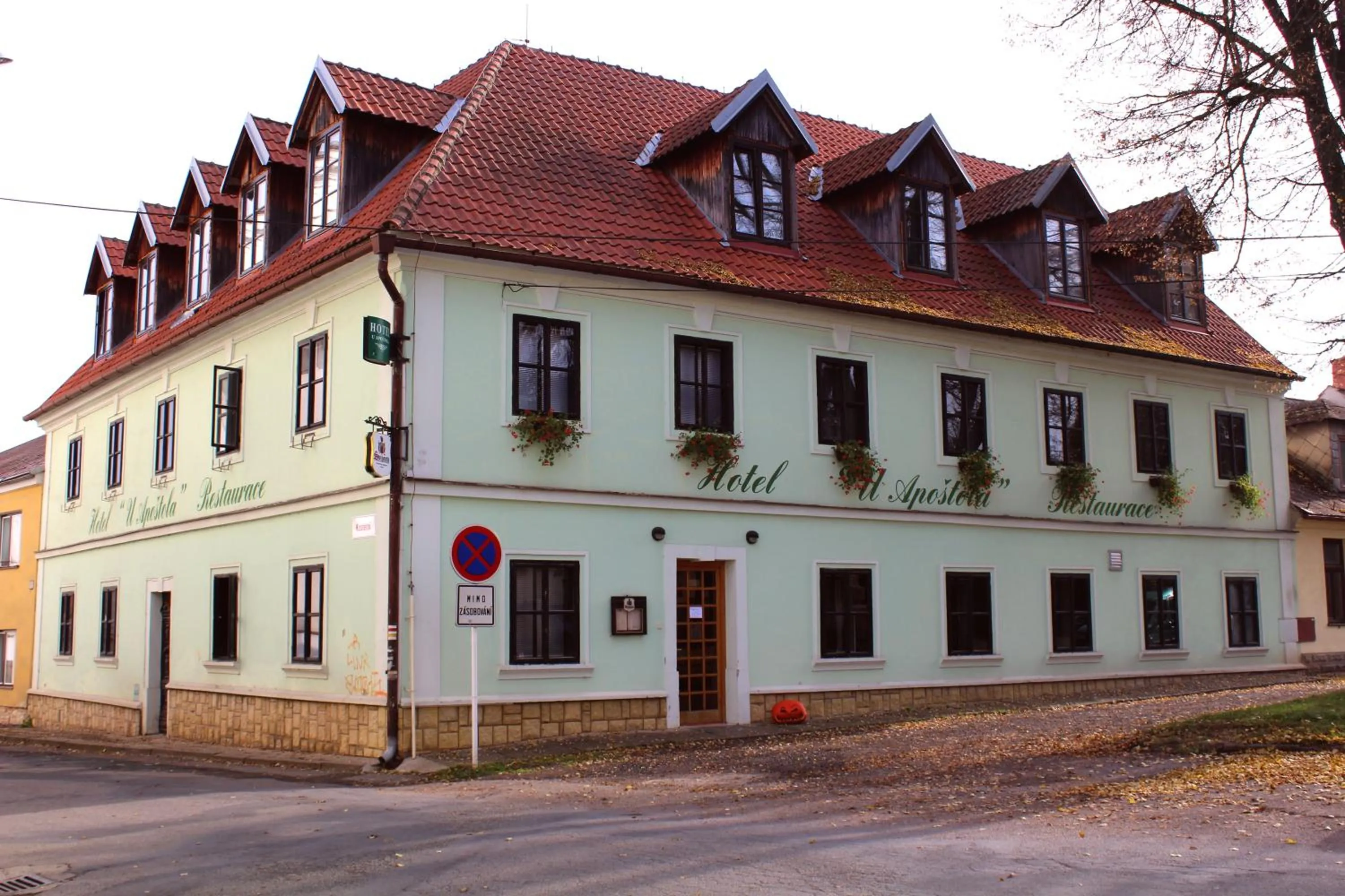 Property building in Hotel U Apoštola