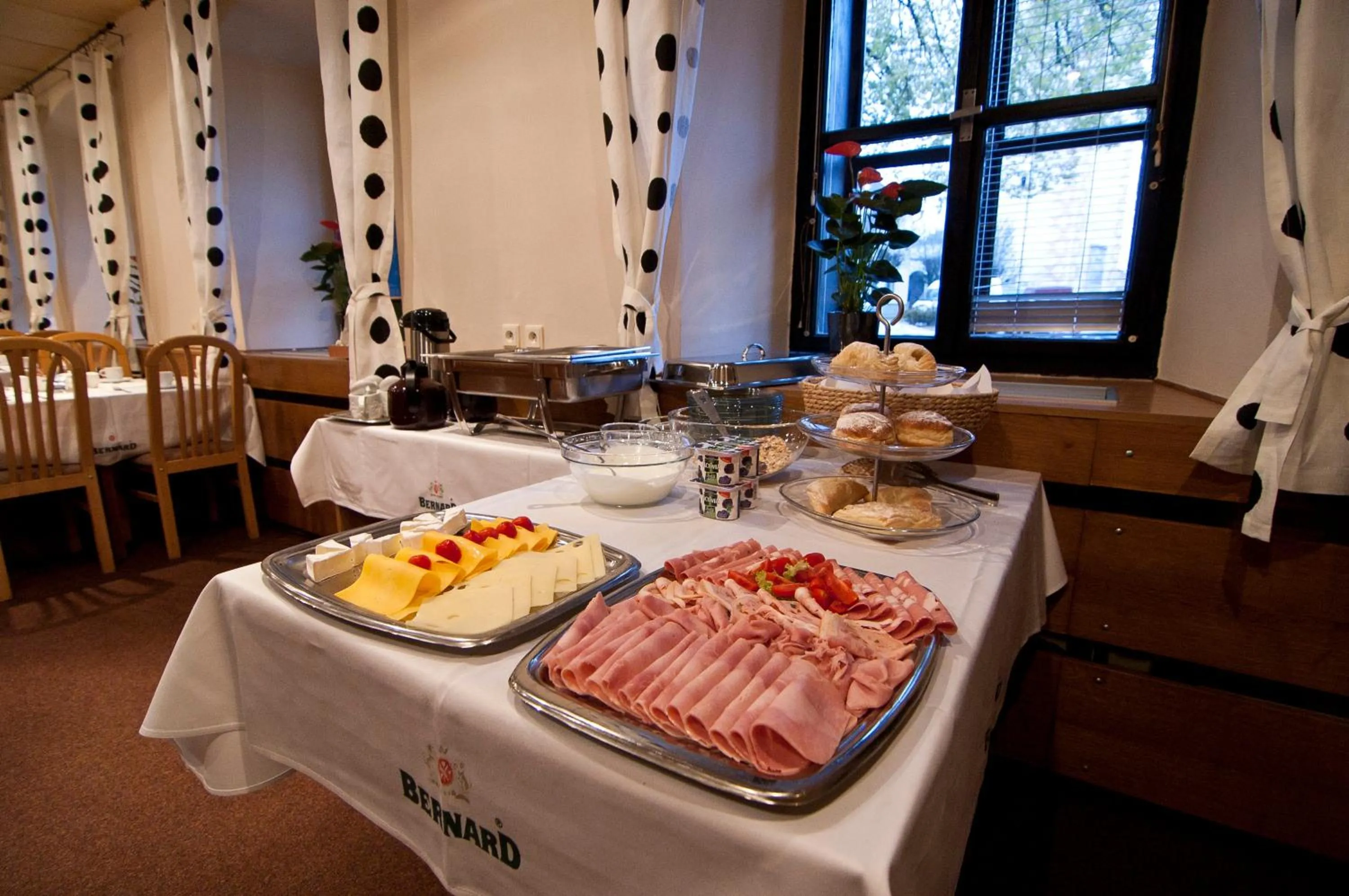 Food and drinks in Hotel U Apoštola