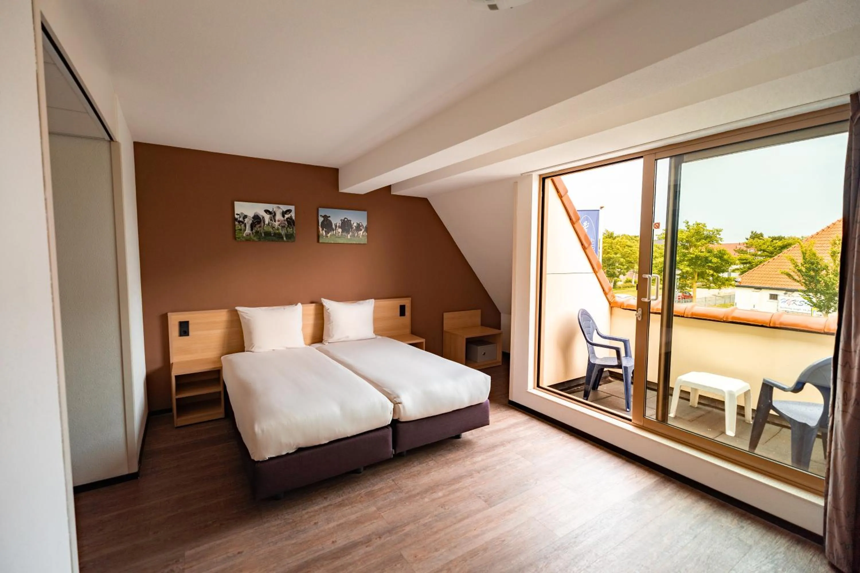 Photo of the whole room, Bed in Hotel het Zwaantje