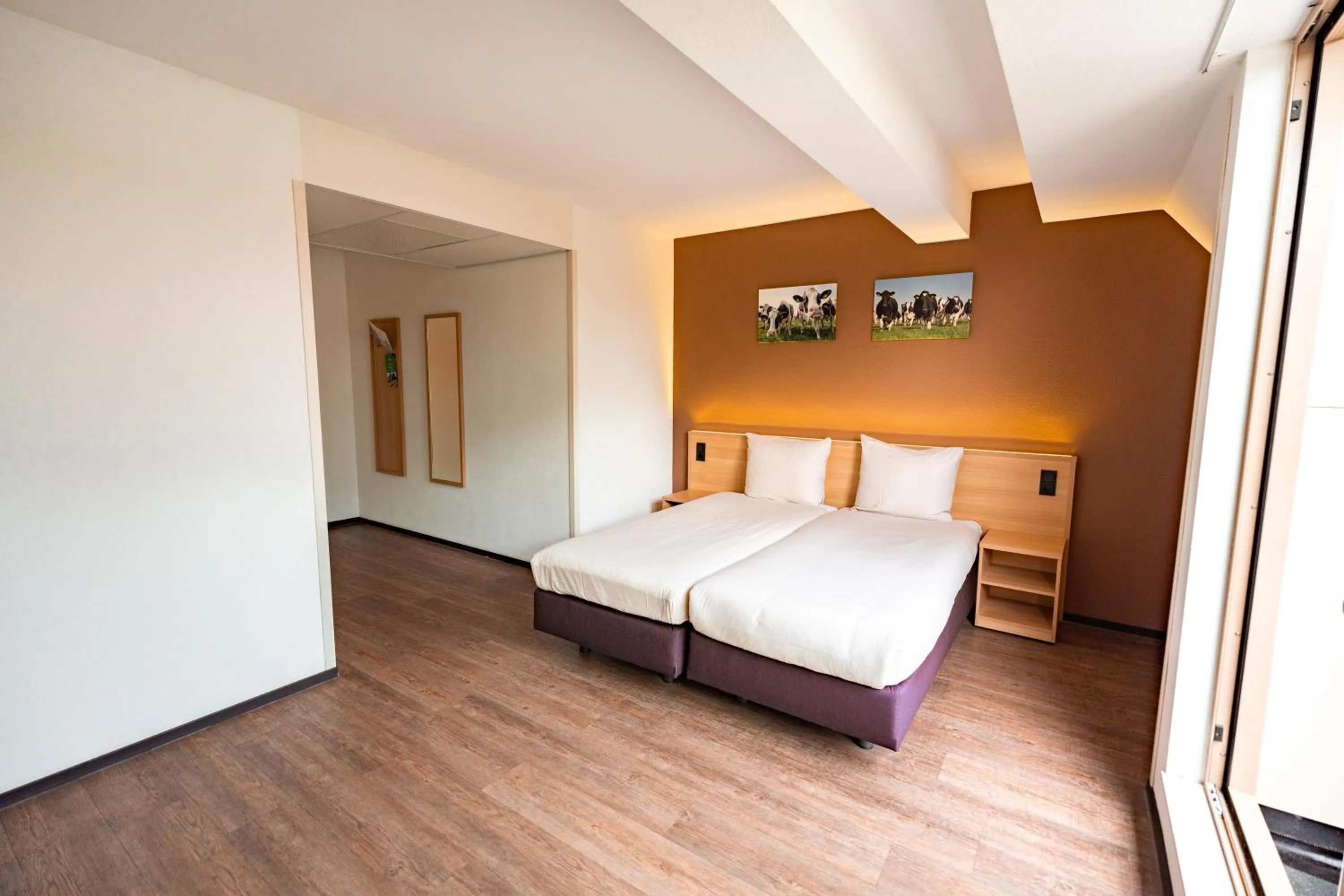 Bedroom, Bed in Hotel het Zwaantje