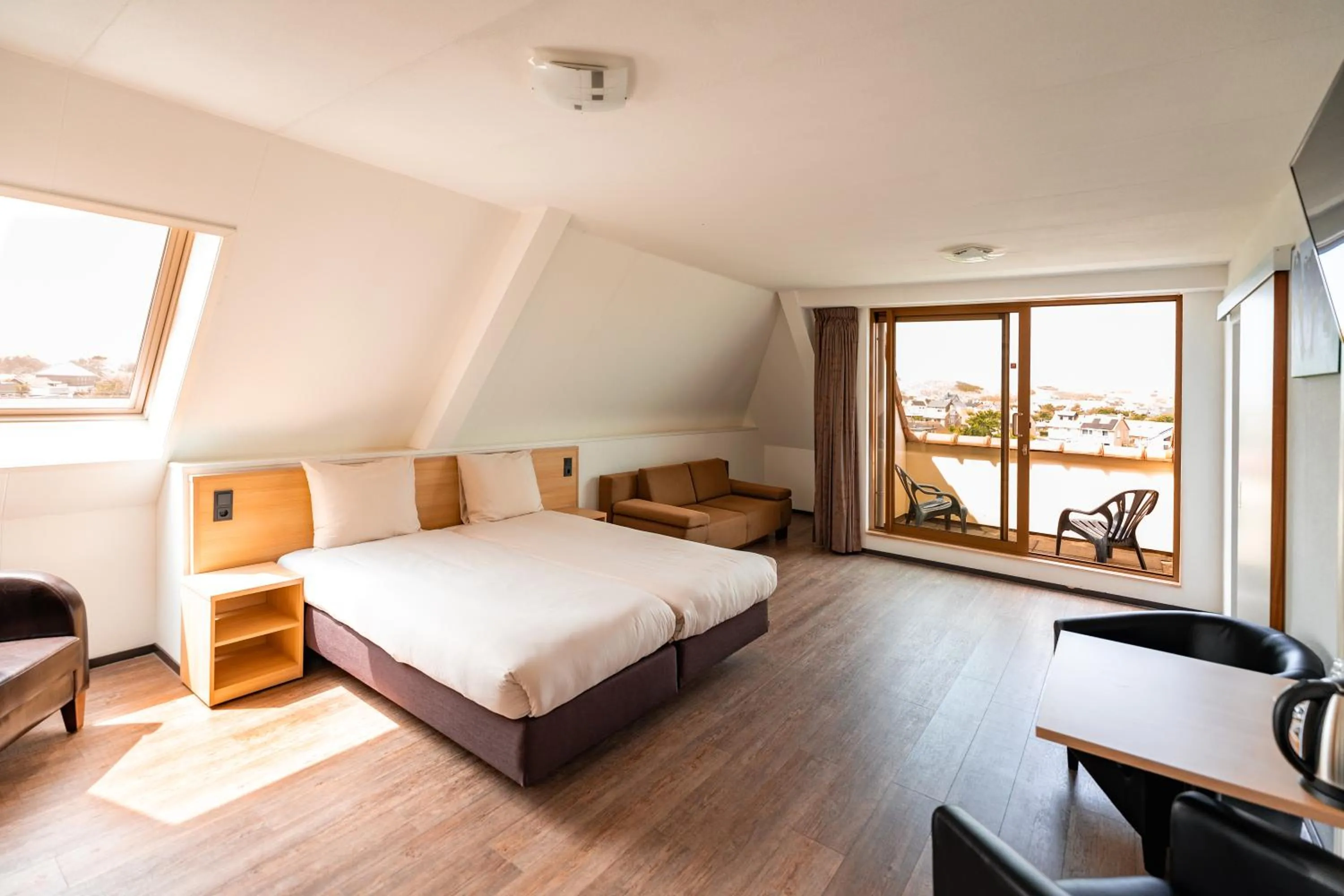 Photo of the whole room, Bed in Hotel het Zwaantje