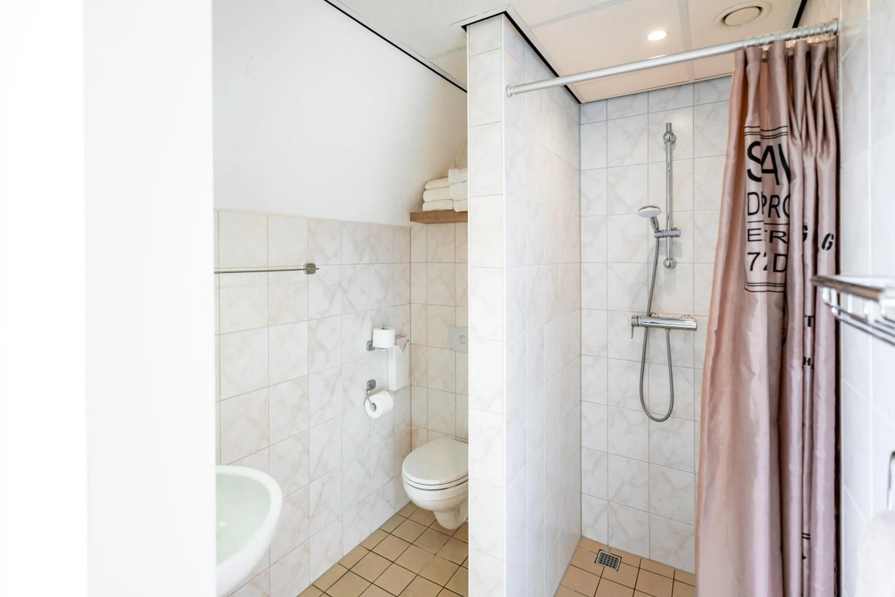 Bathroom in Hotel het Zwaantje