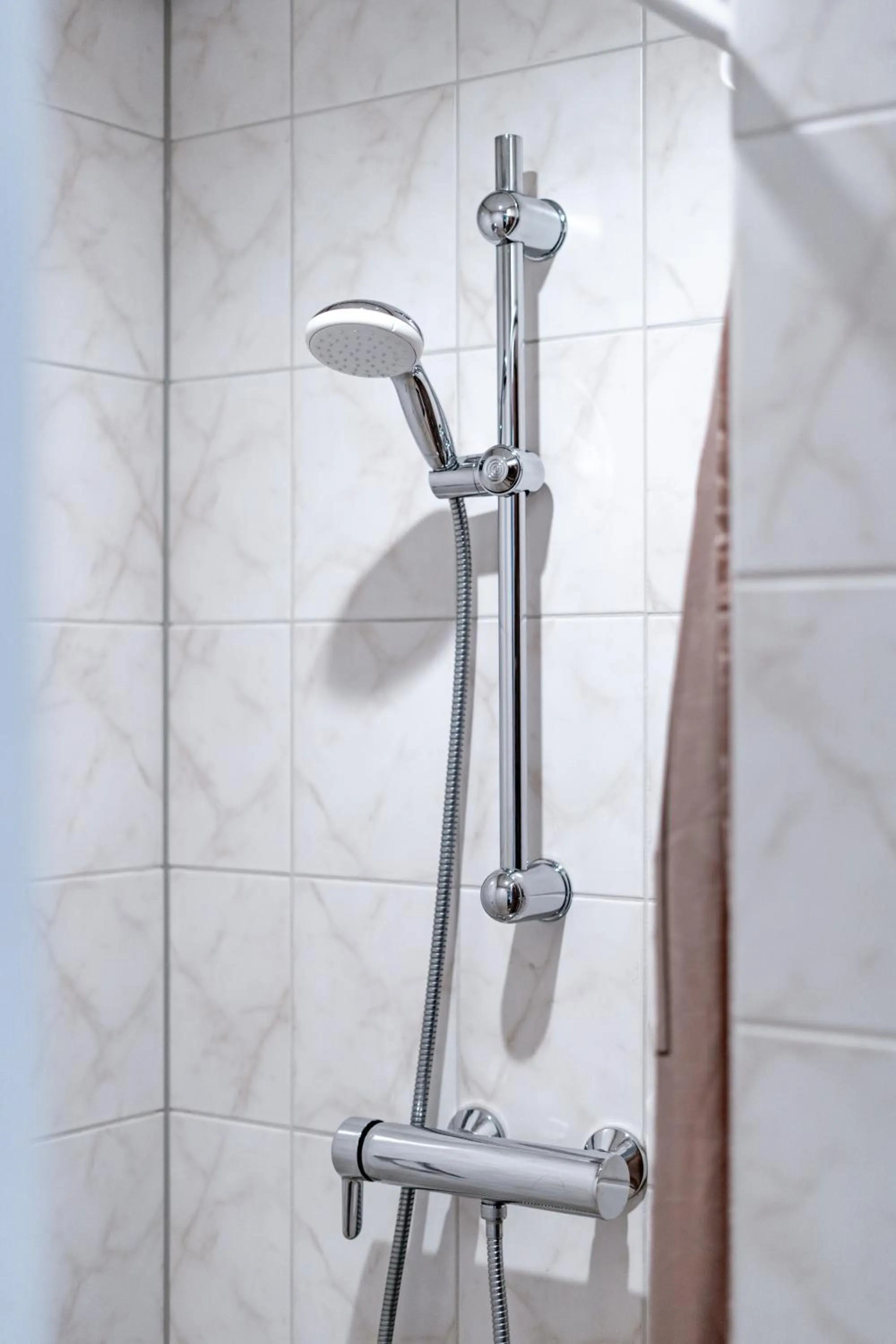 Shower in Hotel het Zwaantje