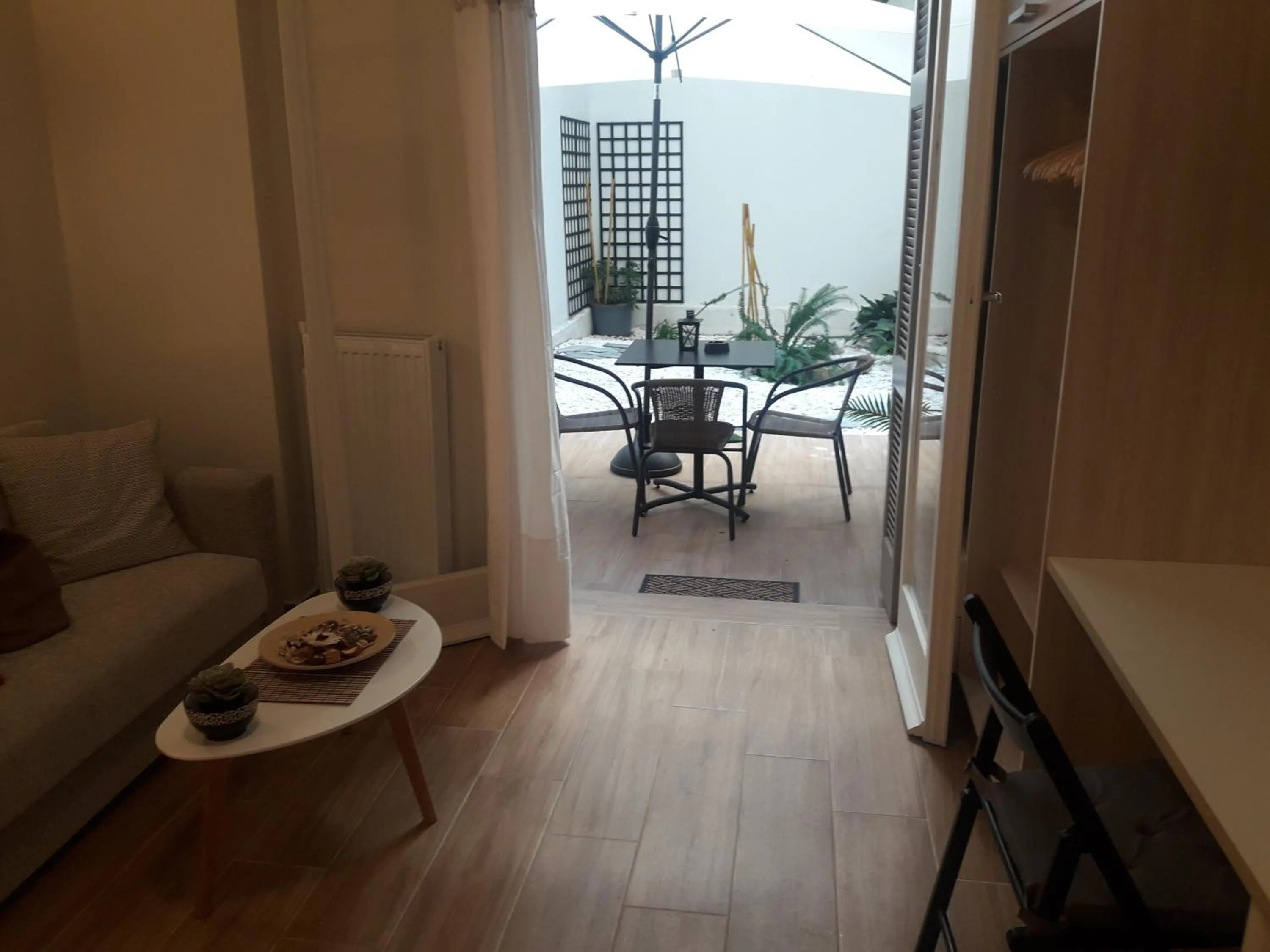 Studio Posh with garden in Kolonaki
