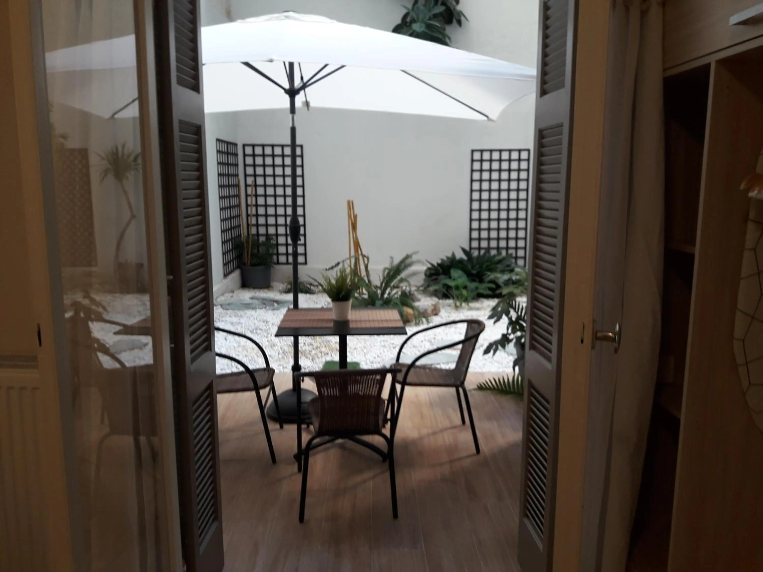 Studio Posh with garden in Kolonaki